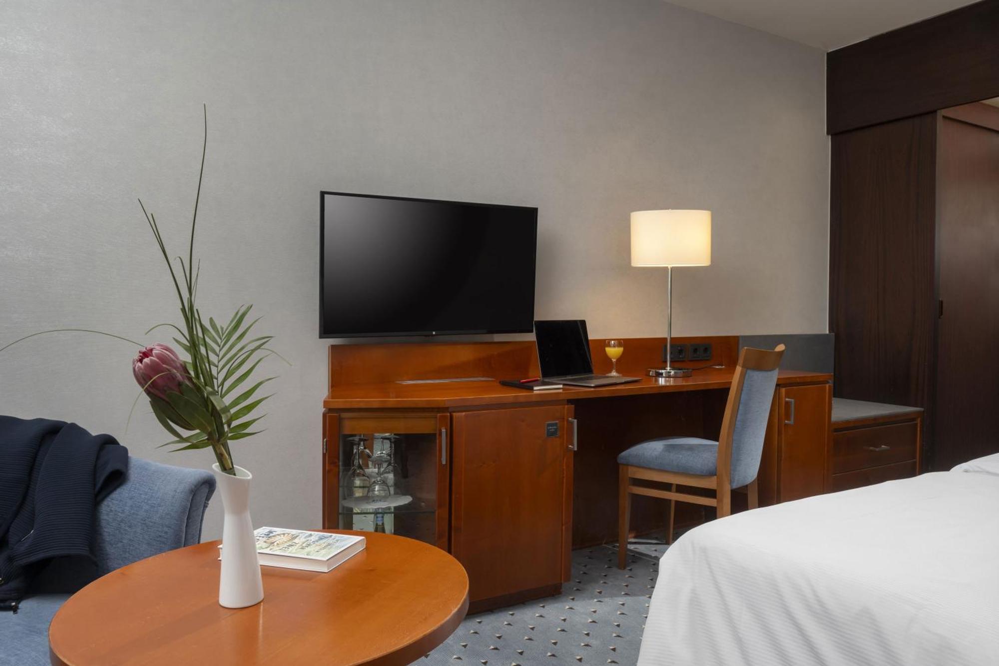 Classic Smart Room
