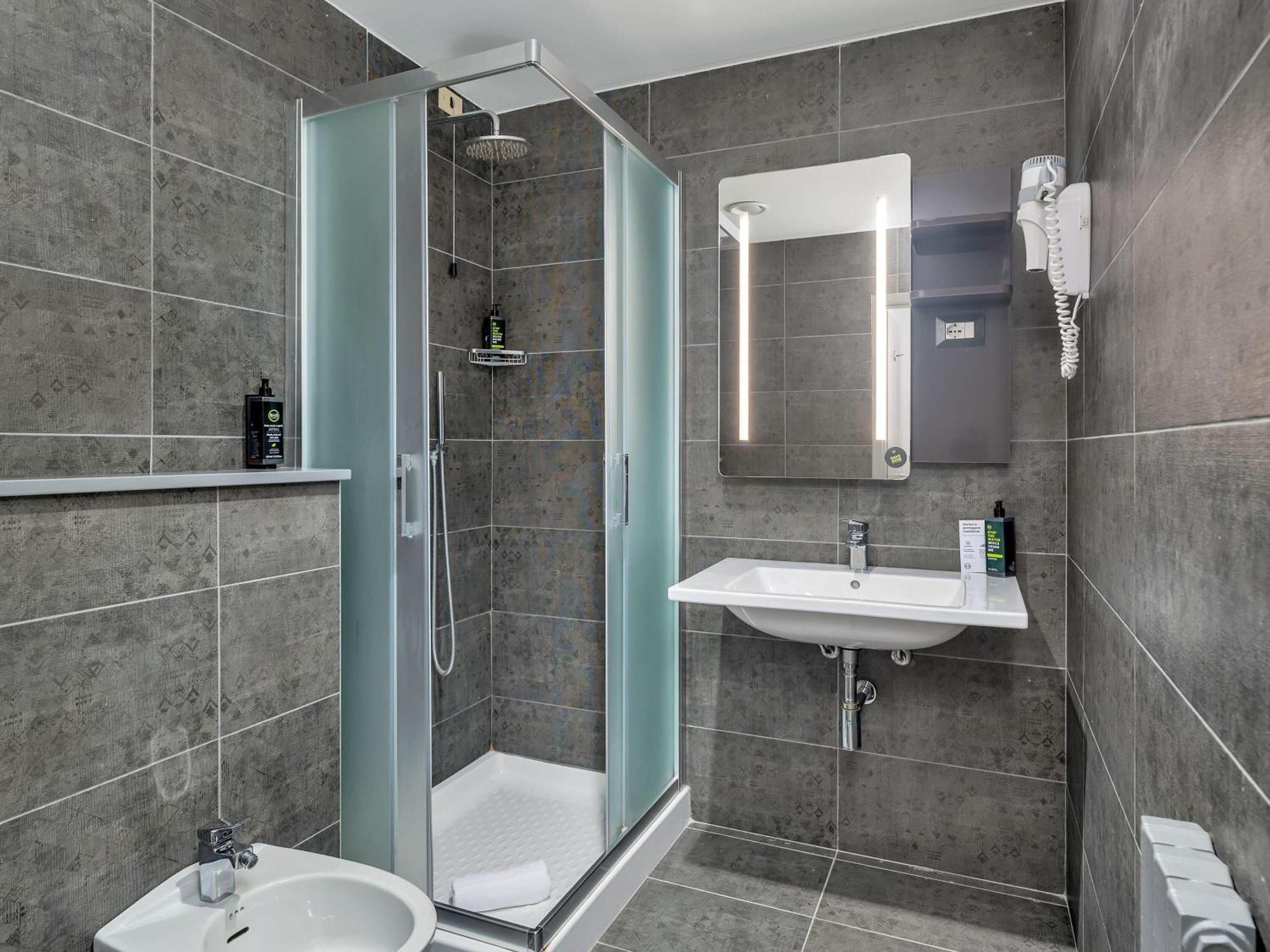 Economy Twin Room