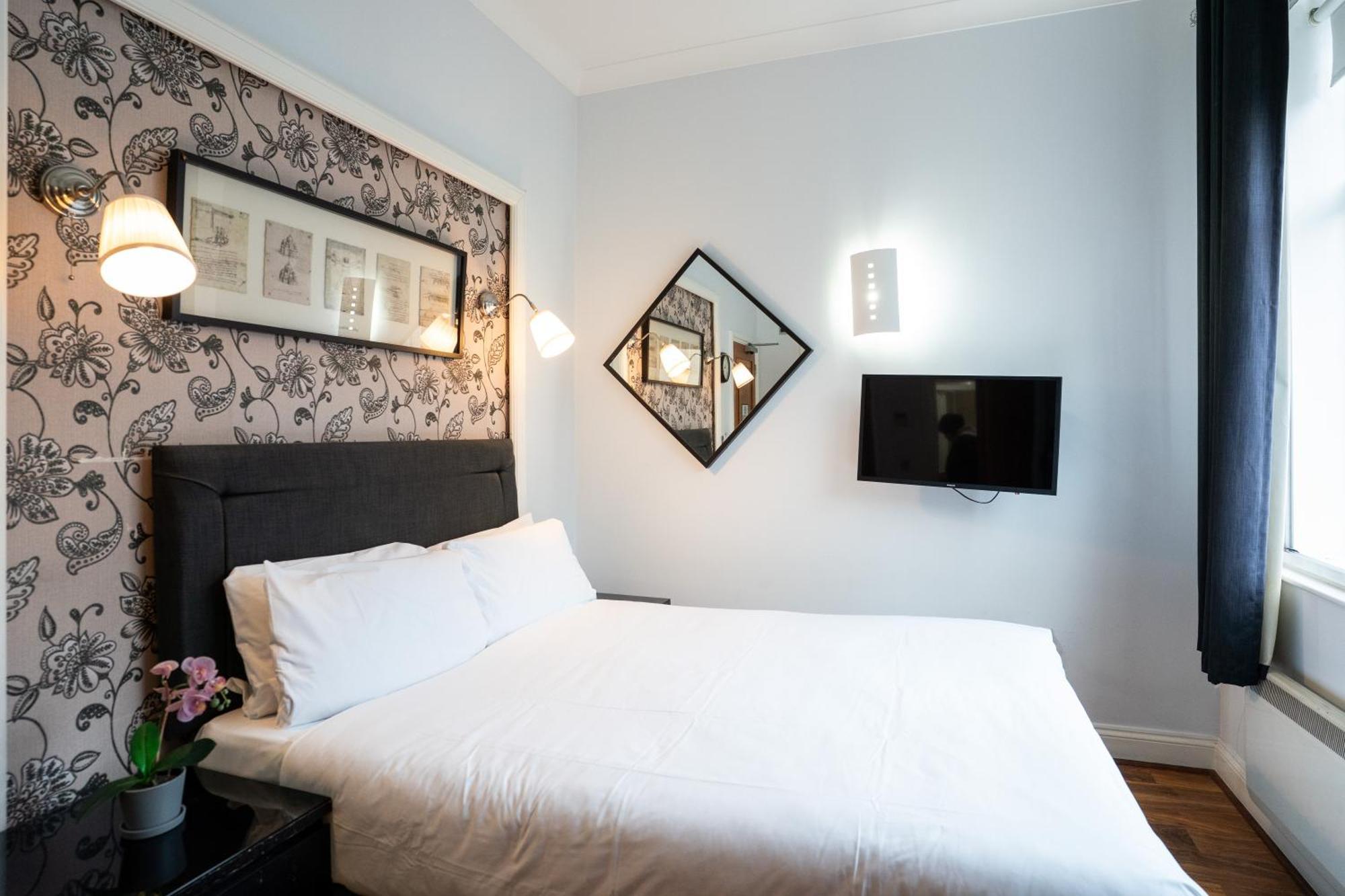 Superior Junior Twin Room