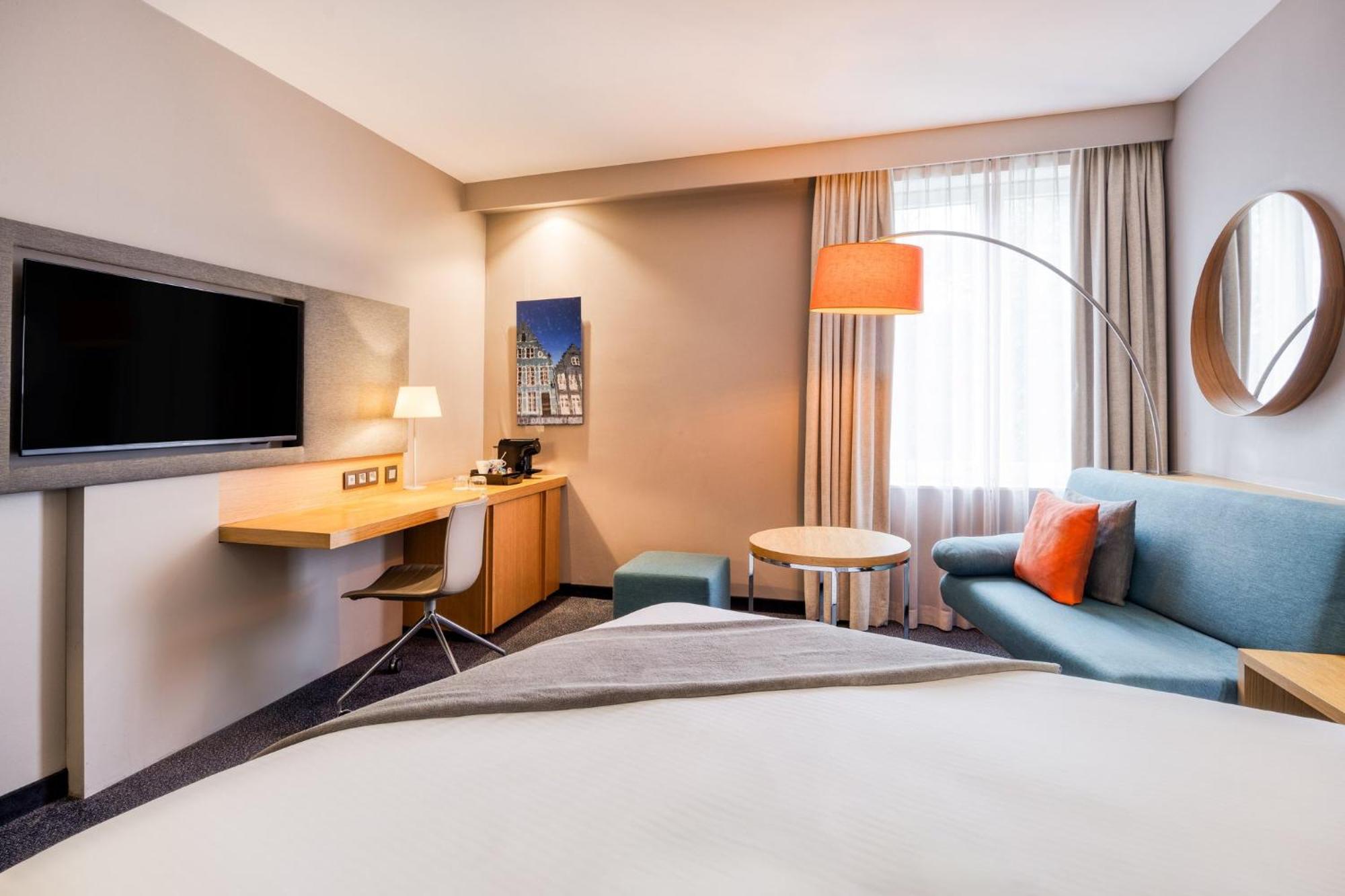 Standard Queen Room City View