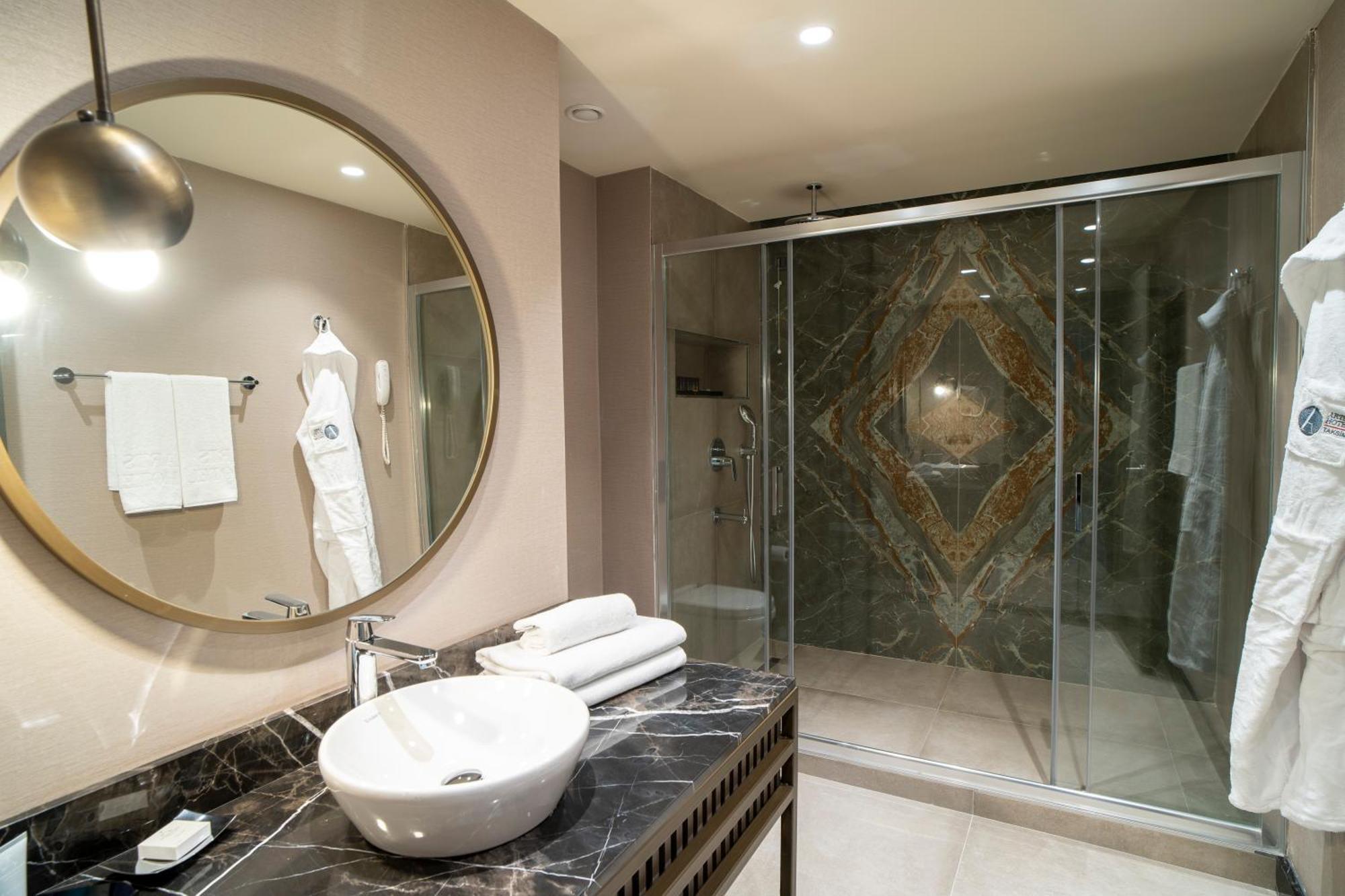 King Suite Sea View