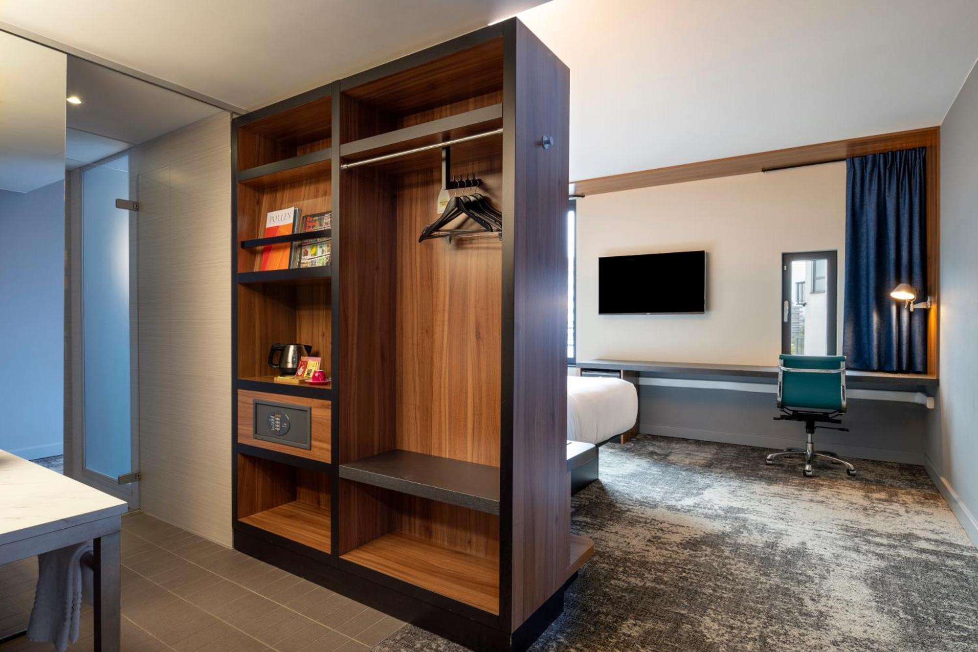 Standard King Room
