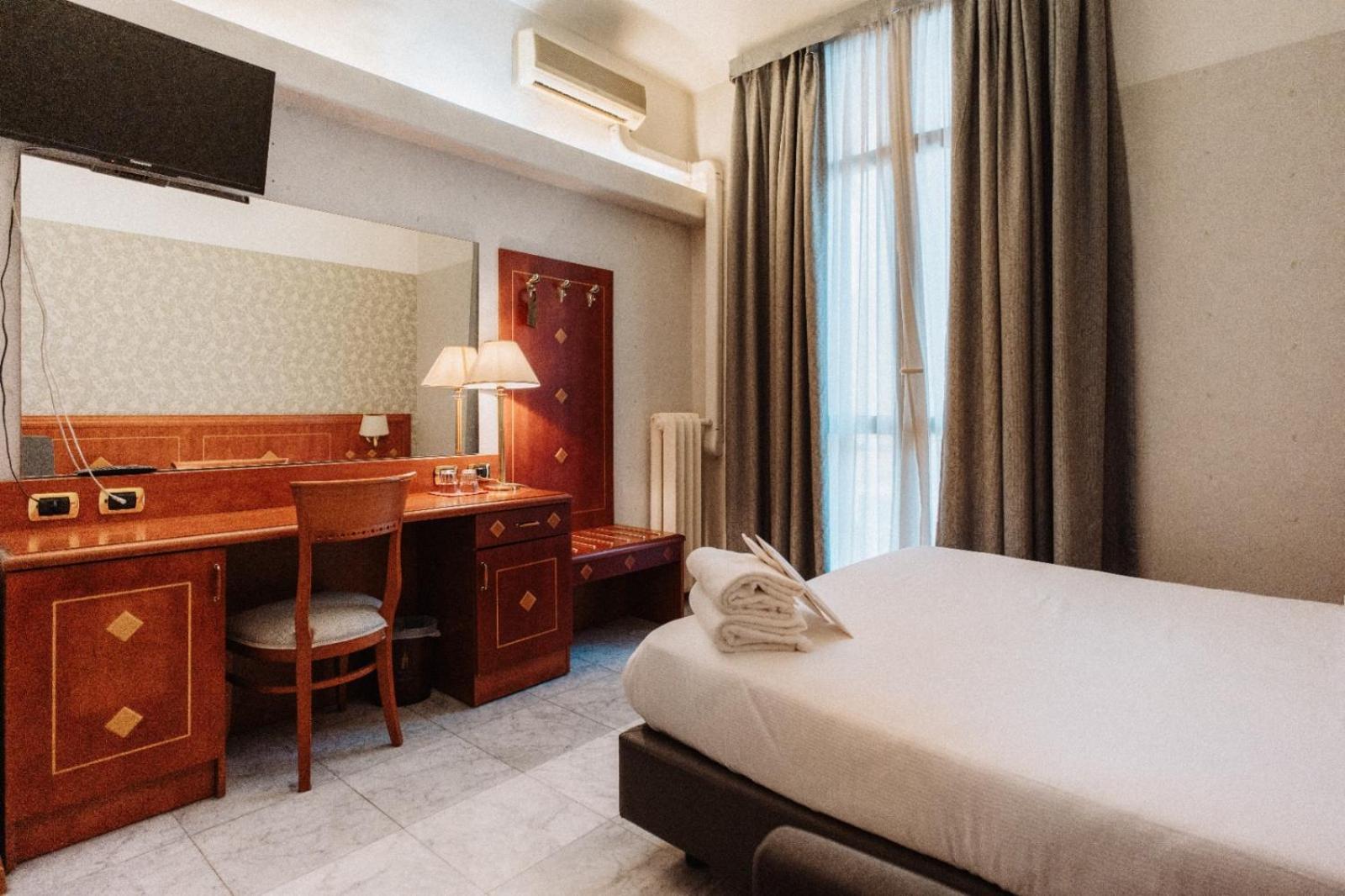 Large Double Room