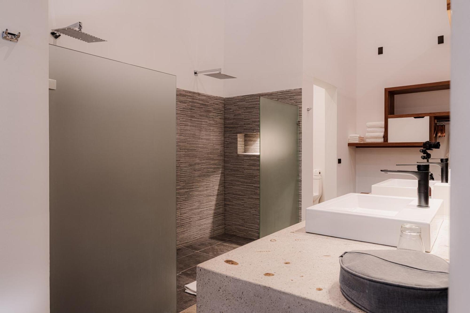 Adults Only Lifestyle Suite 1 King bed