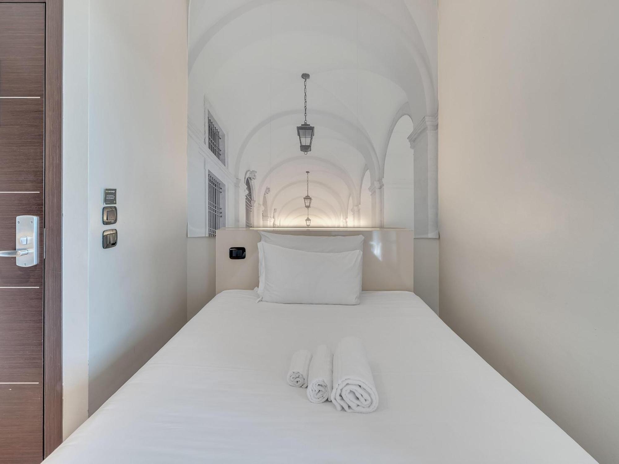 Single Room Terrace