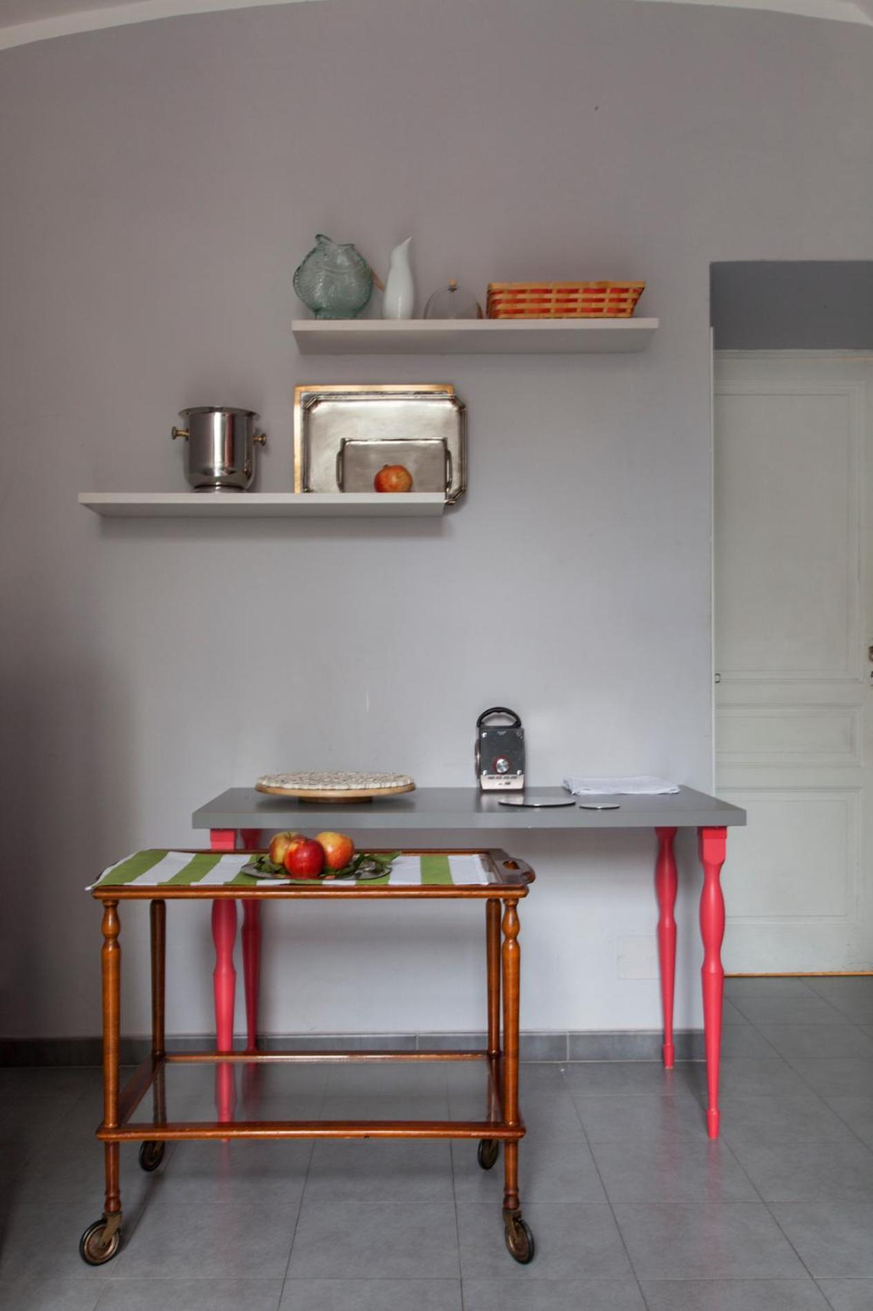 Five-Bedroom Deluxe Apartment