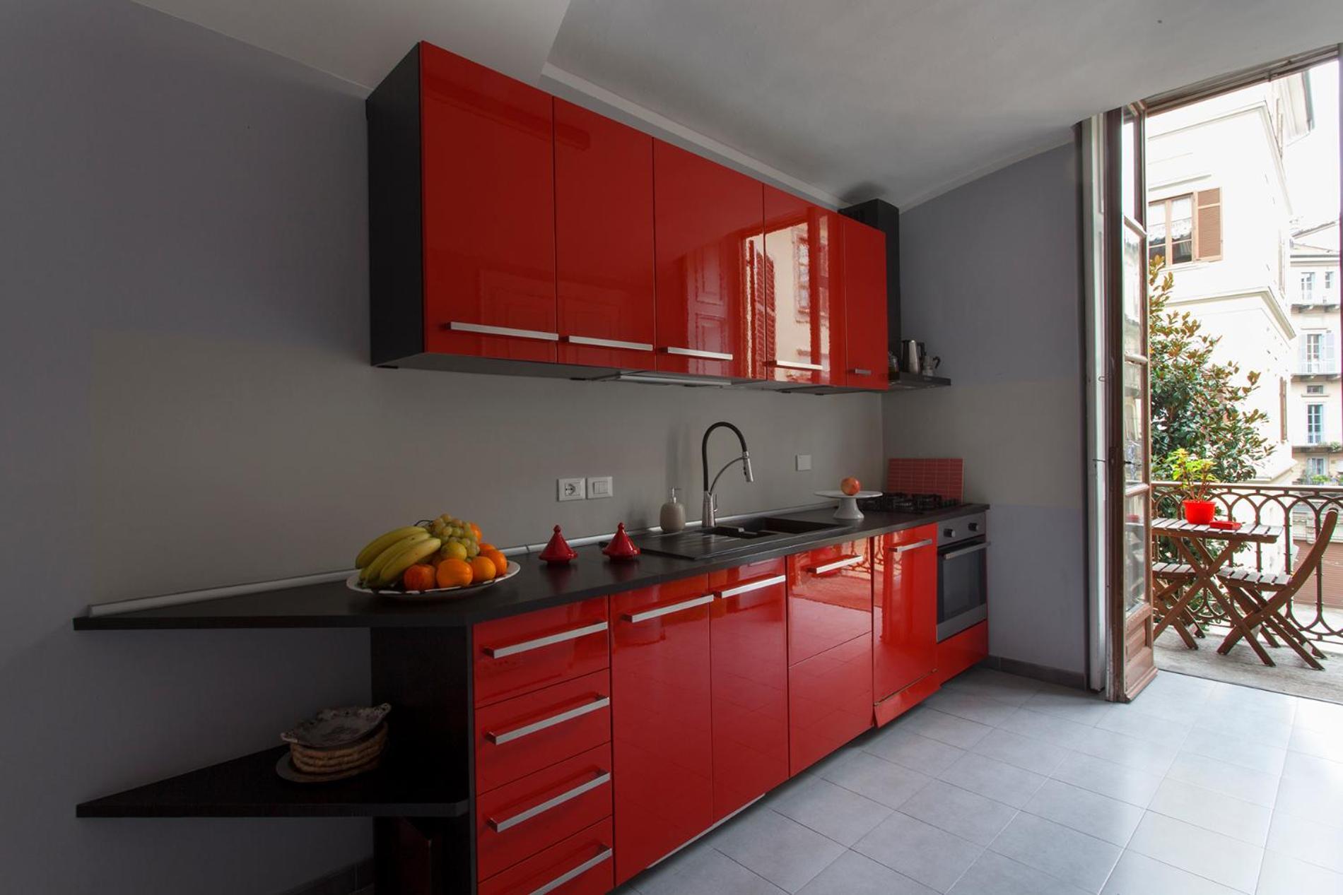 Five-Bedroom Deluxe Apartment