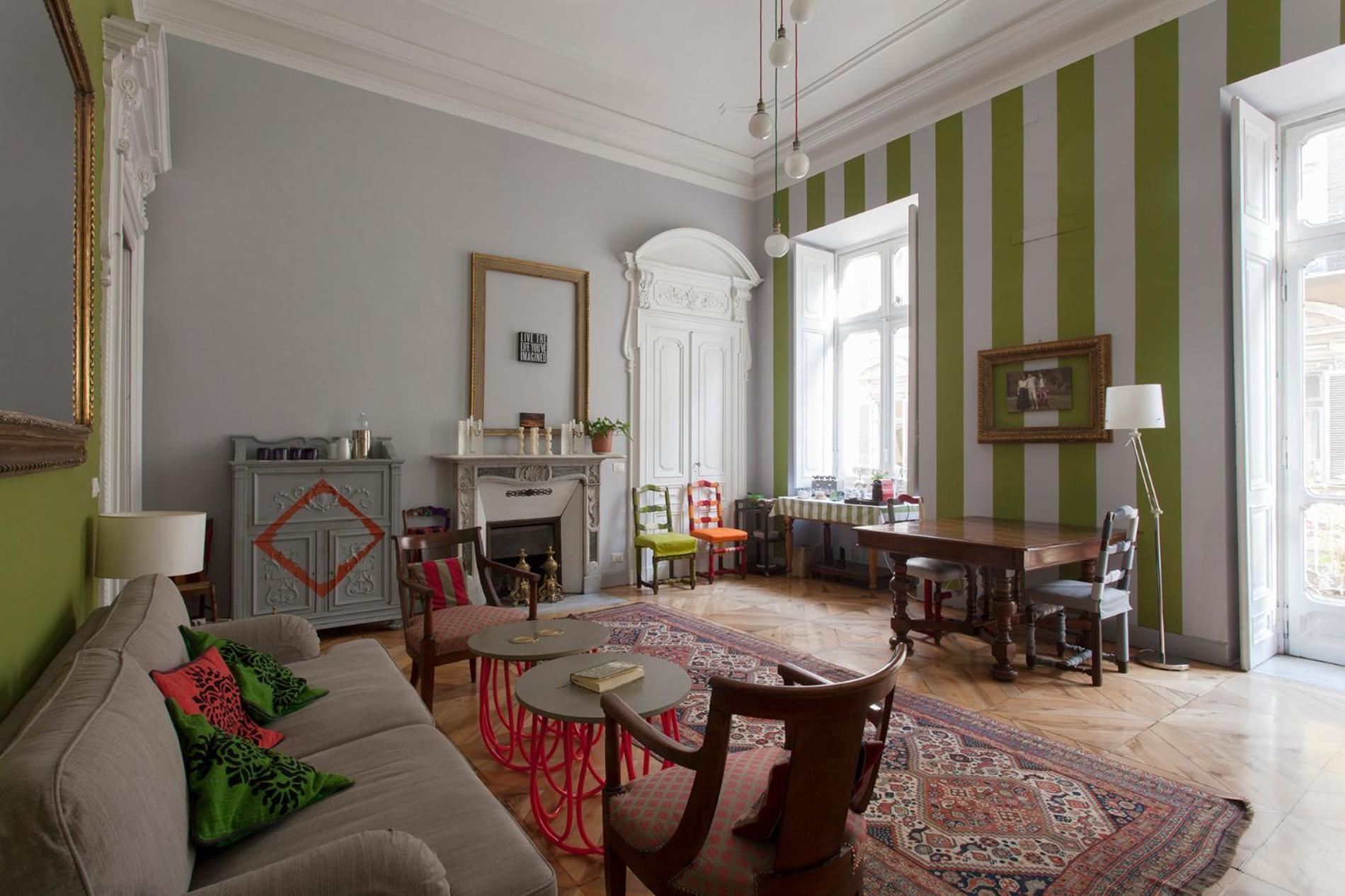 Five-Bedroom Deluxe Apartment