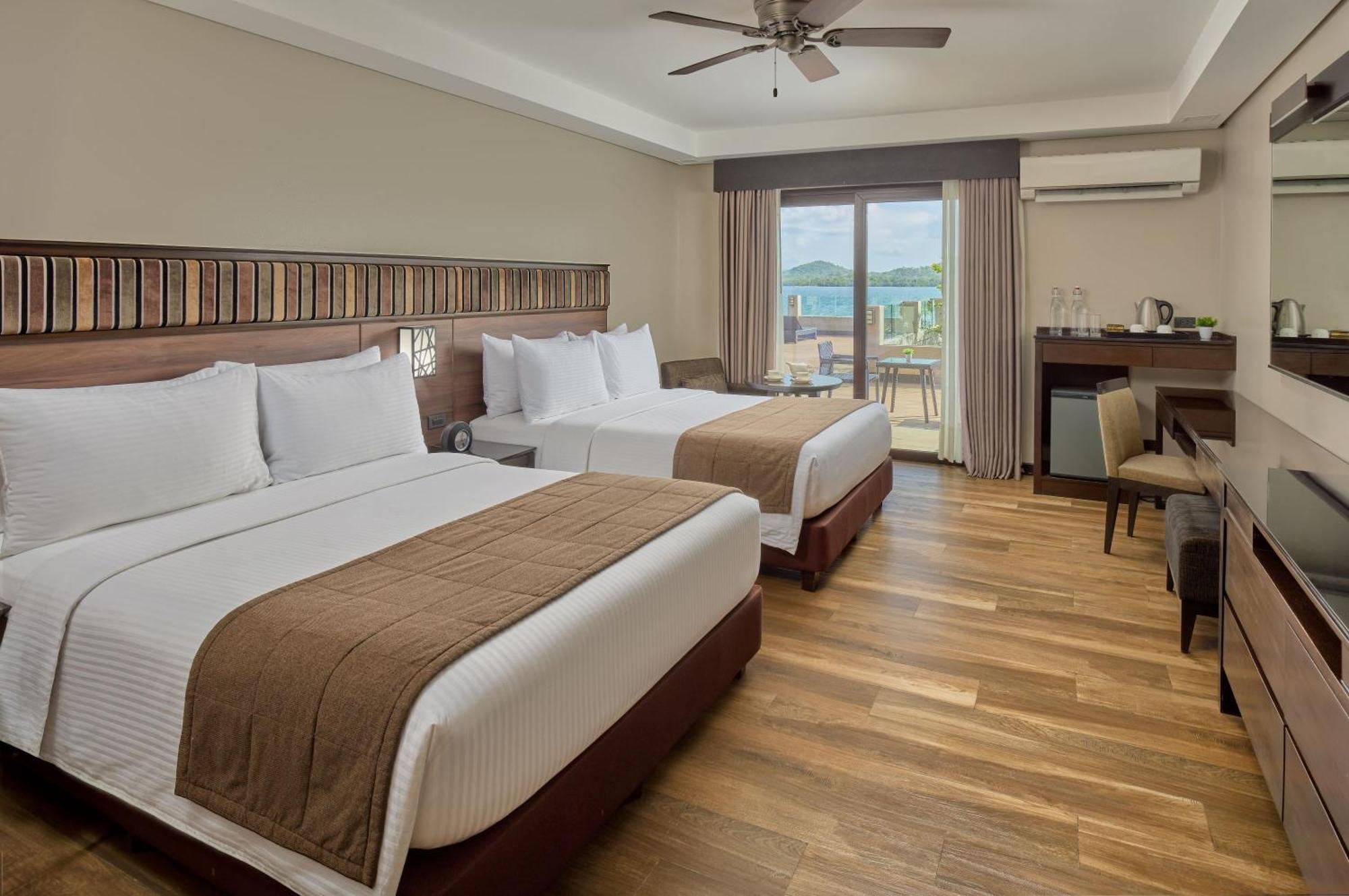 Bayview Queen Room Deck Access