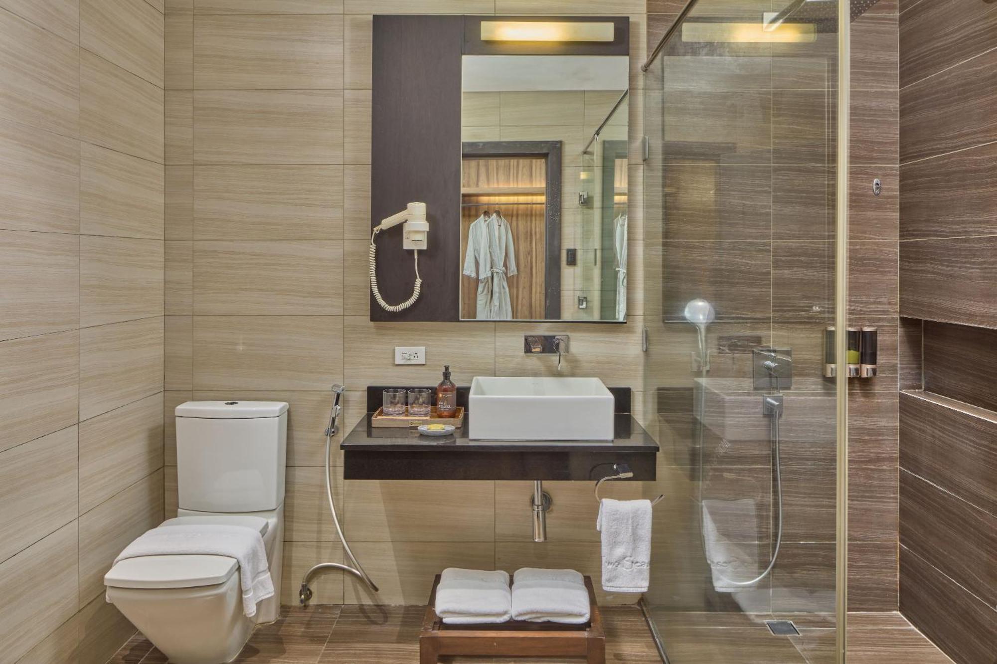 Bayview Queen Room