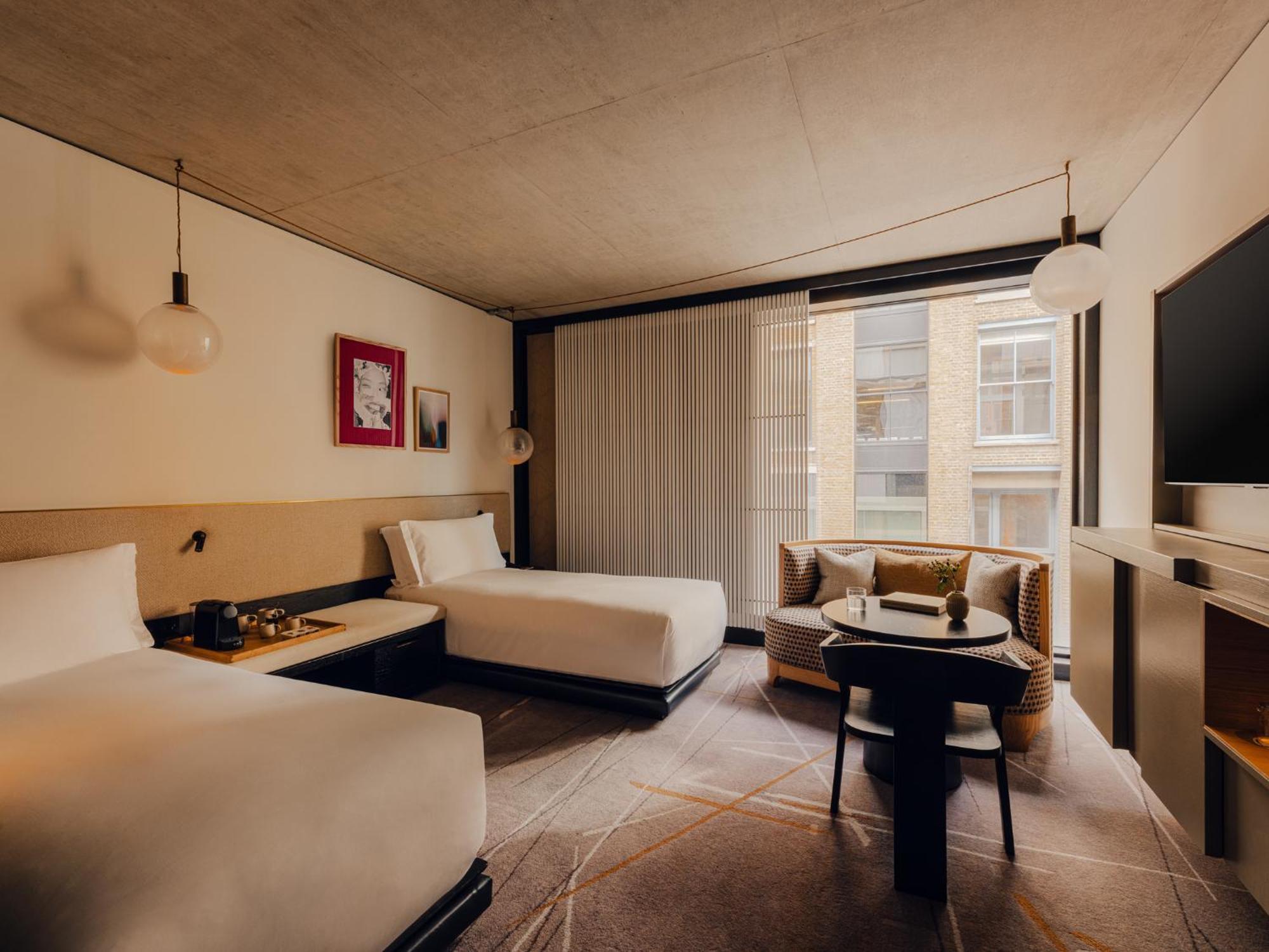 Quarto Premium com 2 Camas de Solteiro