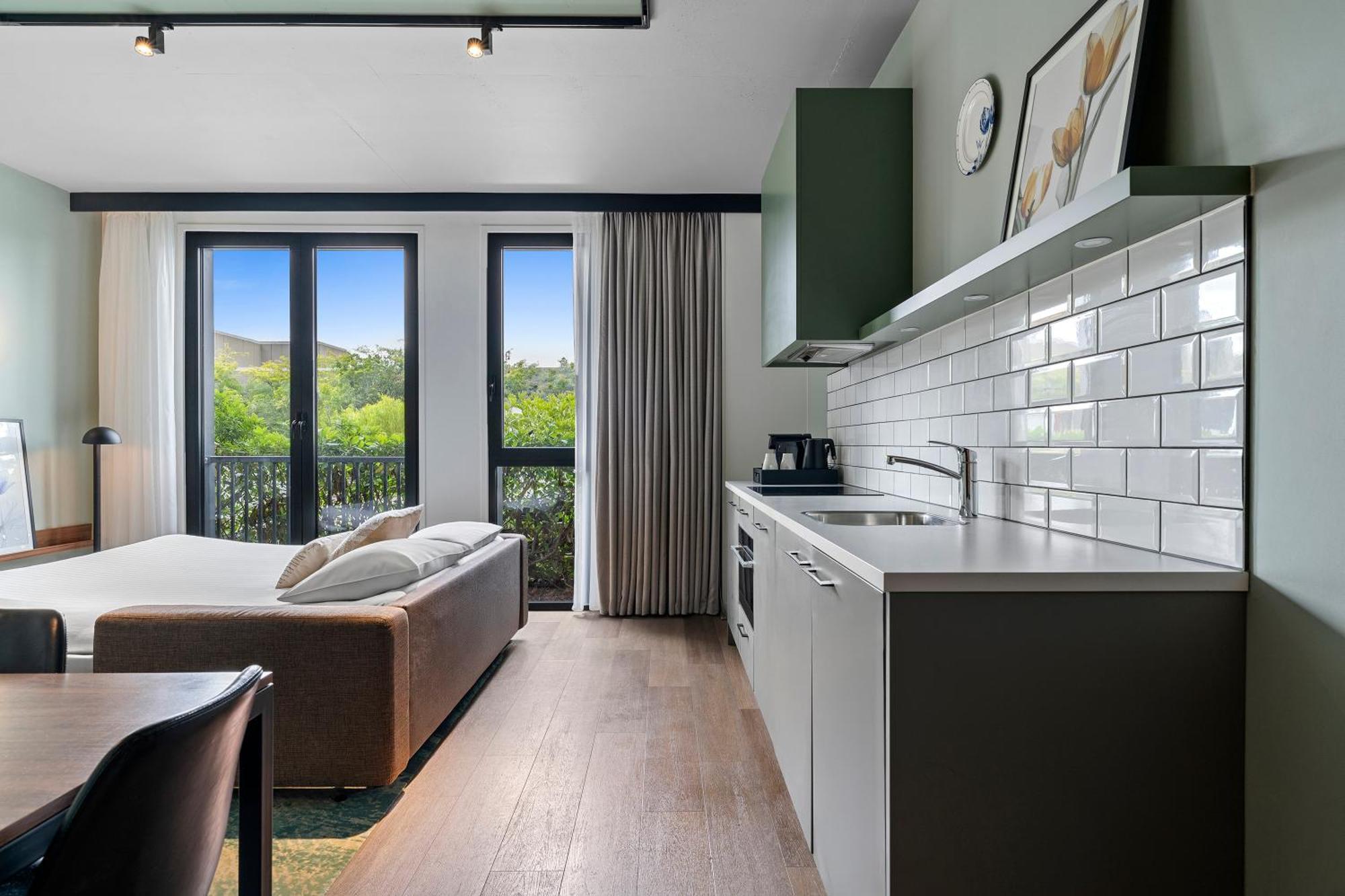 Urban Triple Room