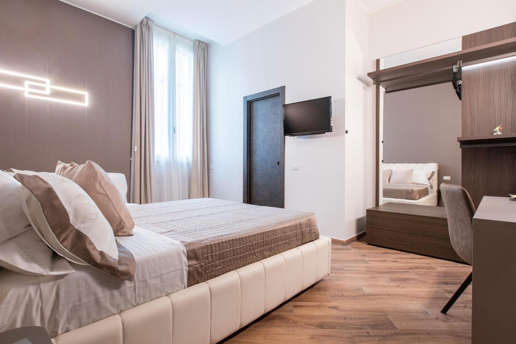 Deluxe Queen Room