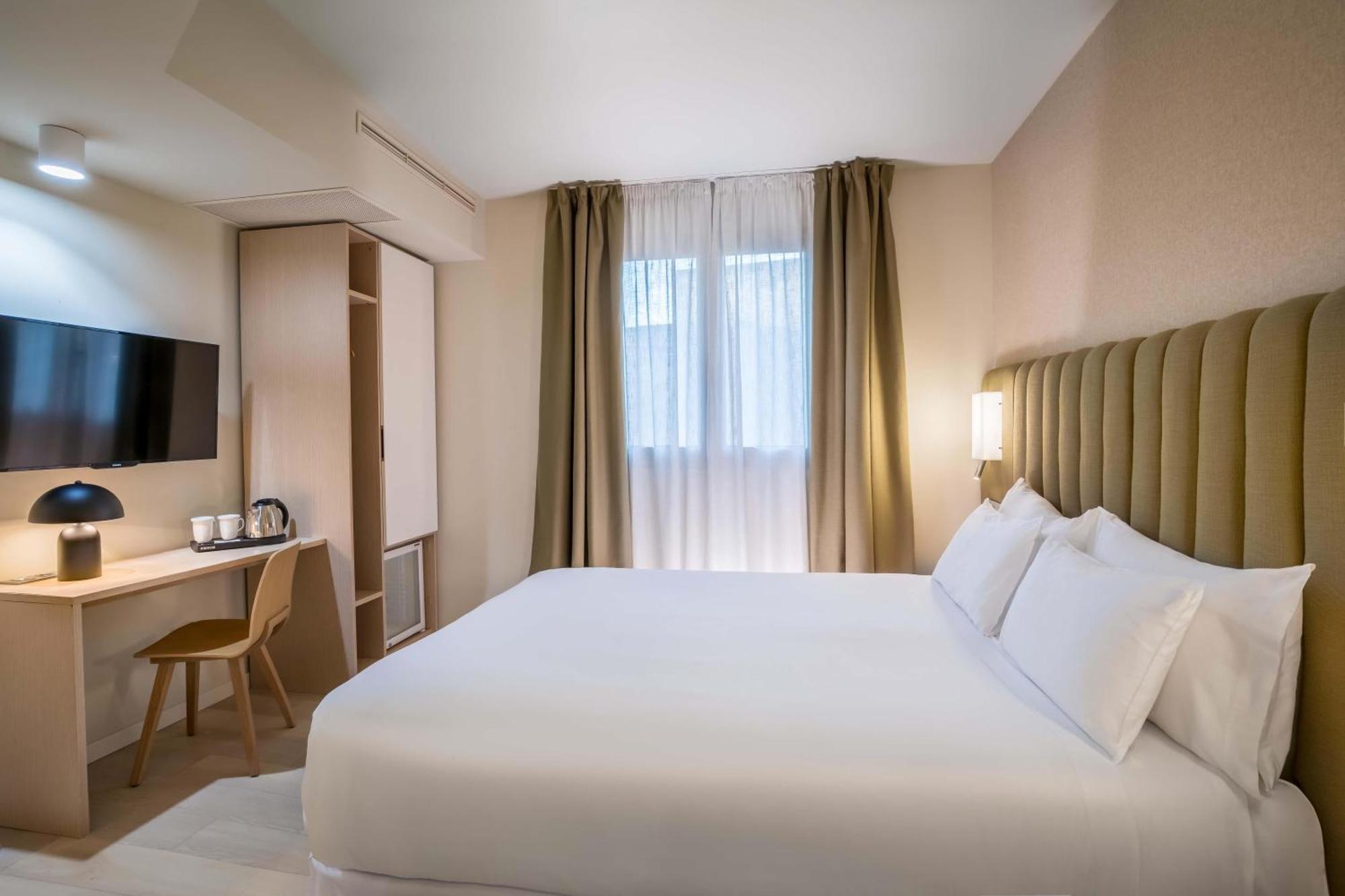 Deluxe Single Room
