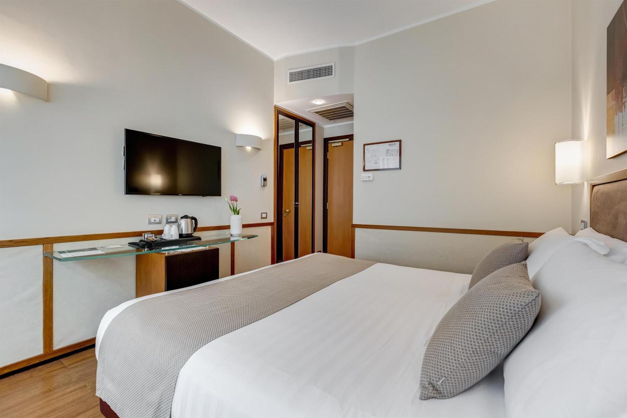Comfort Queen Room