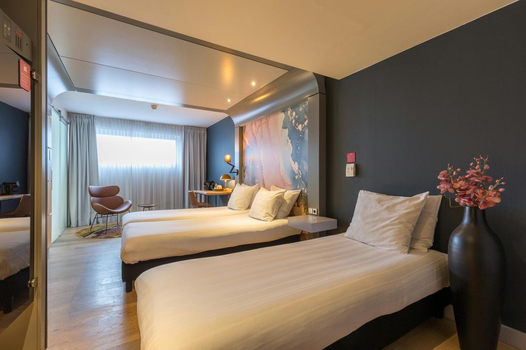 Comfort Room 1 Twin Bed 1 Single Bed