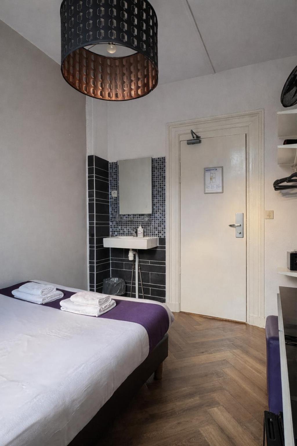 Basic Double Room