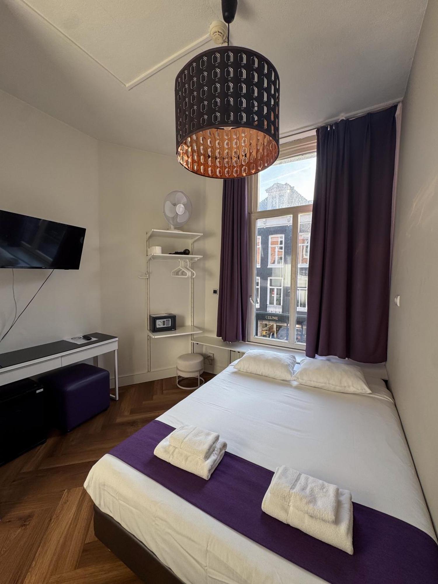 Small Double Room Private Bathroom