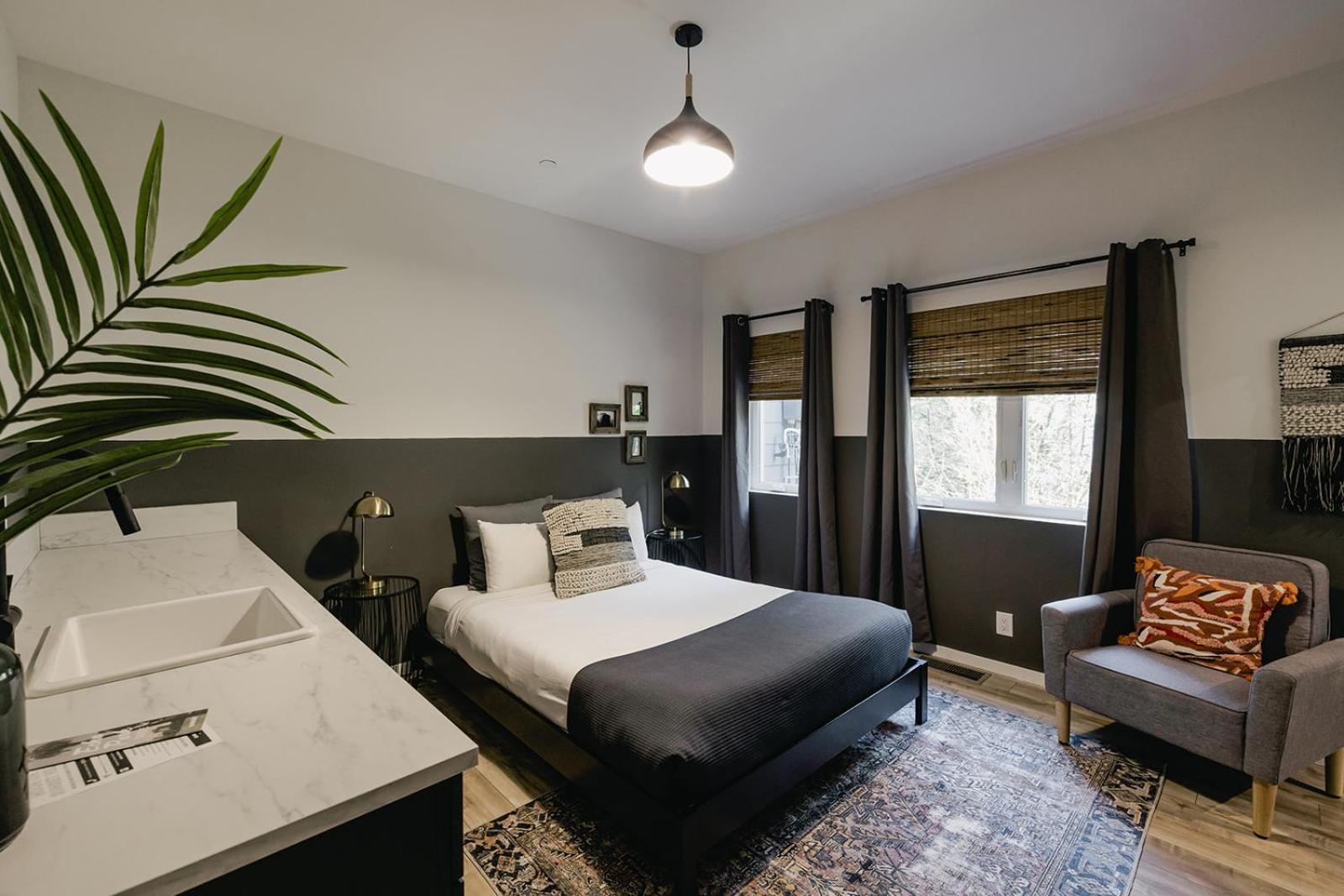 Deluxe Queen Room