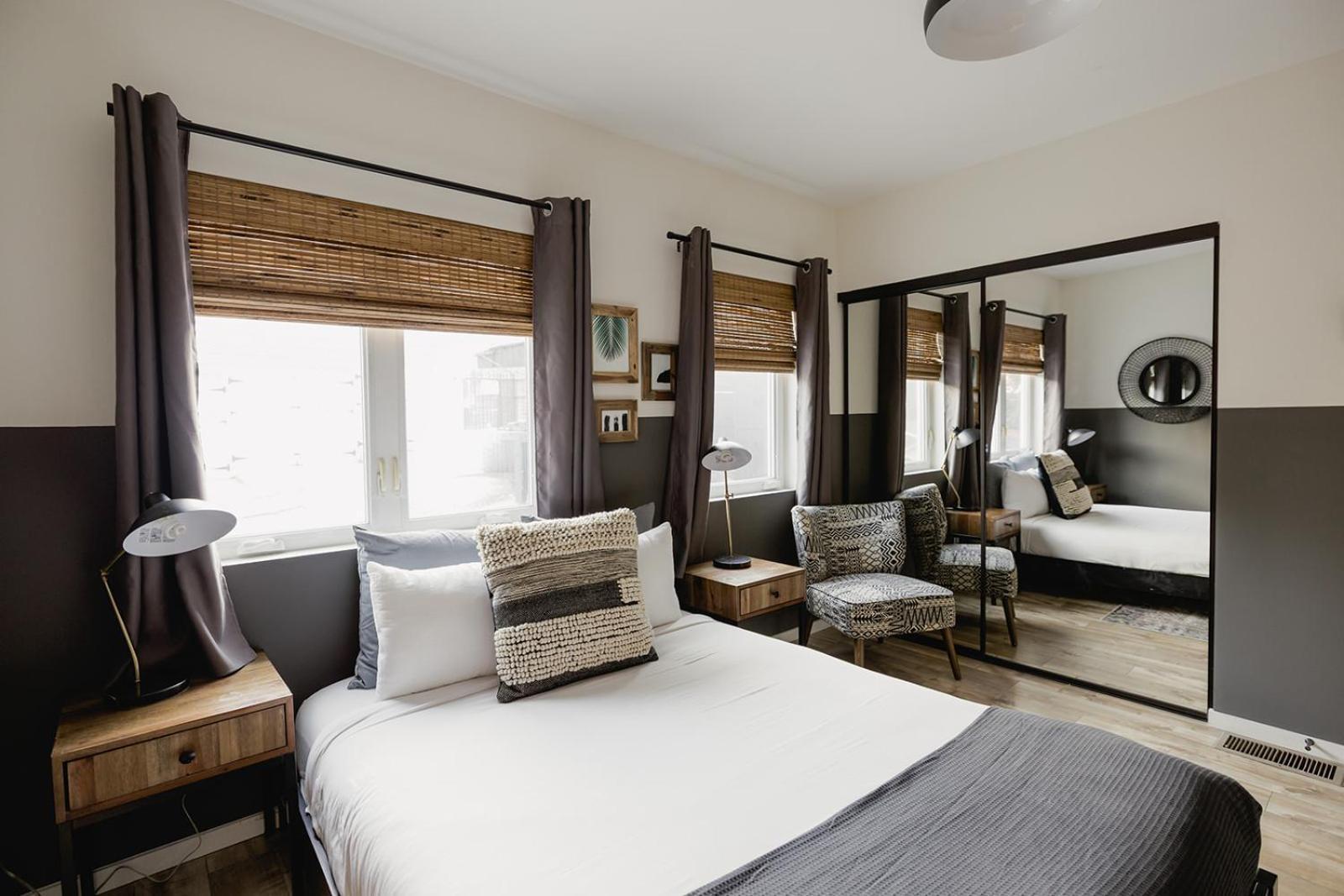 Deluxe Queen Room