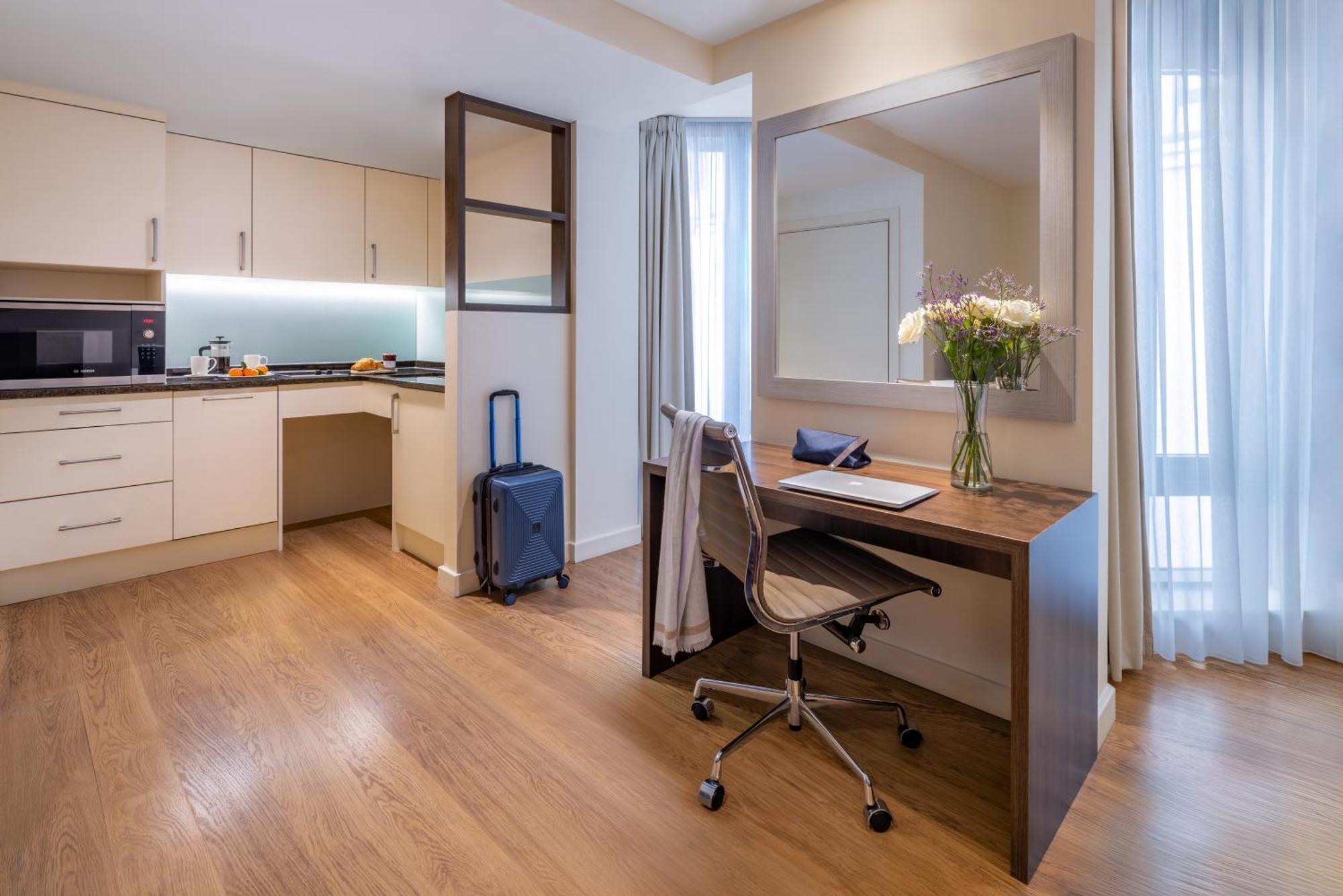 Deluxe Studio Accessible