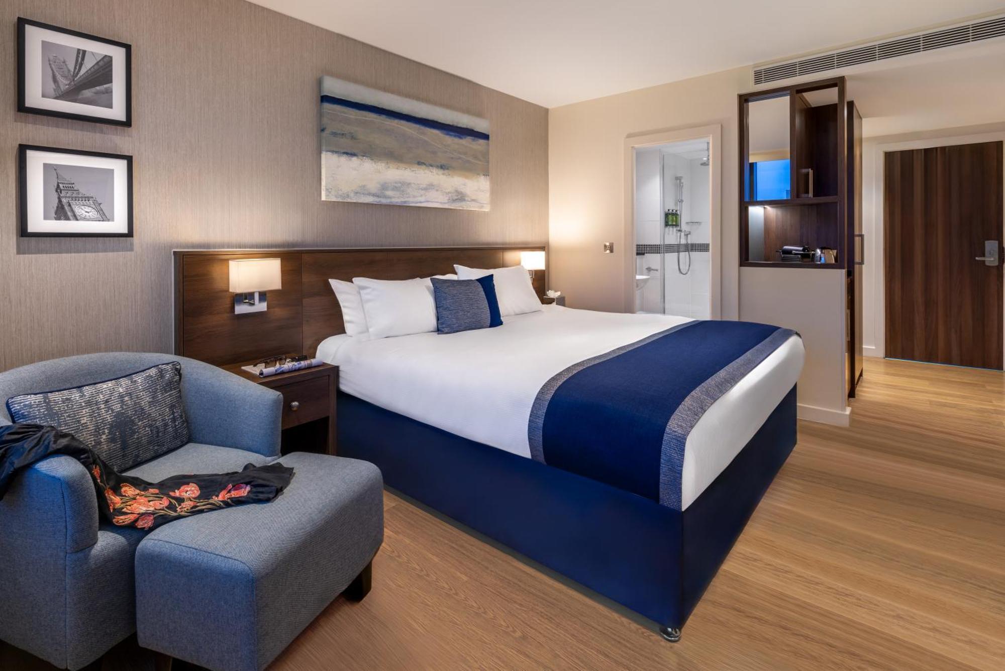 Classic Room 1 King Bed