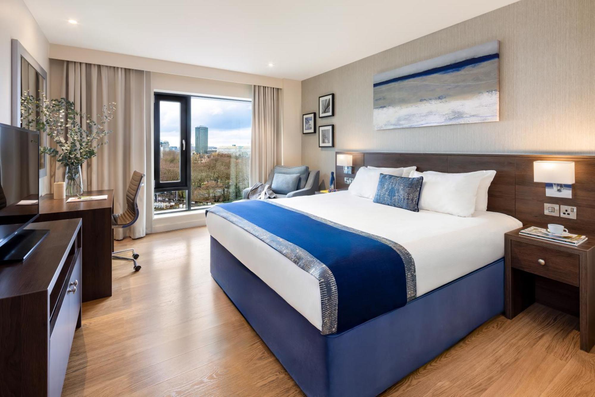 Premium Room 1 King Bed