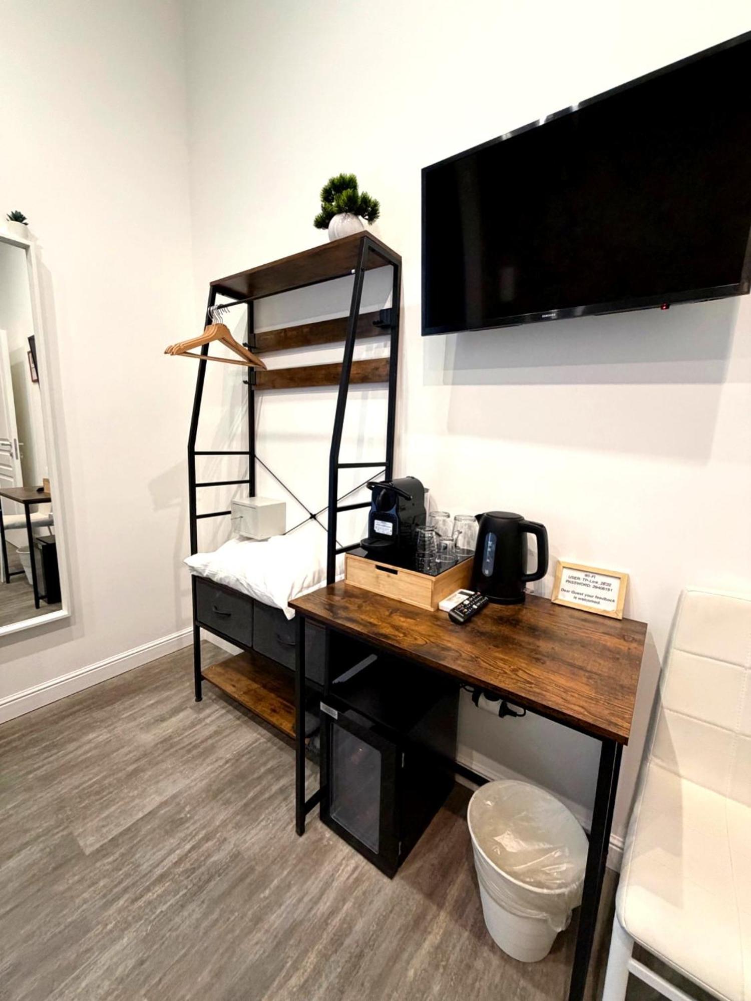 Standard Queen Room