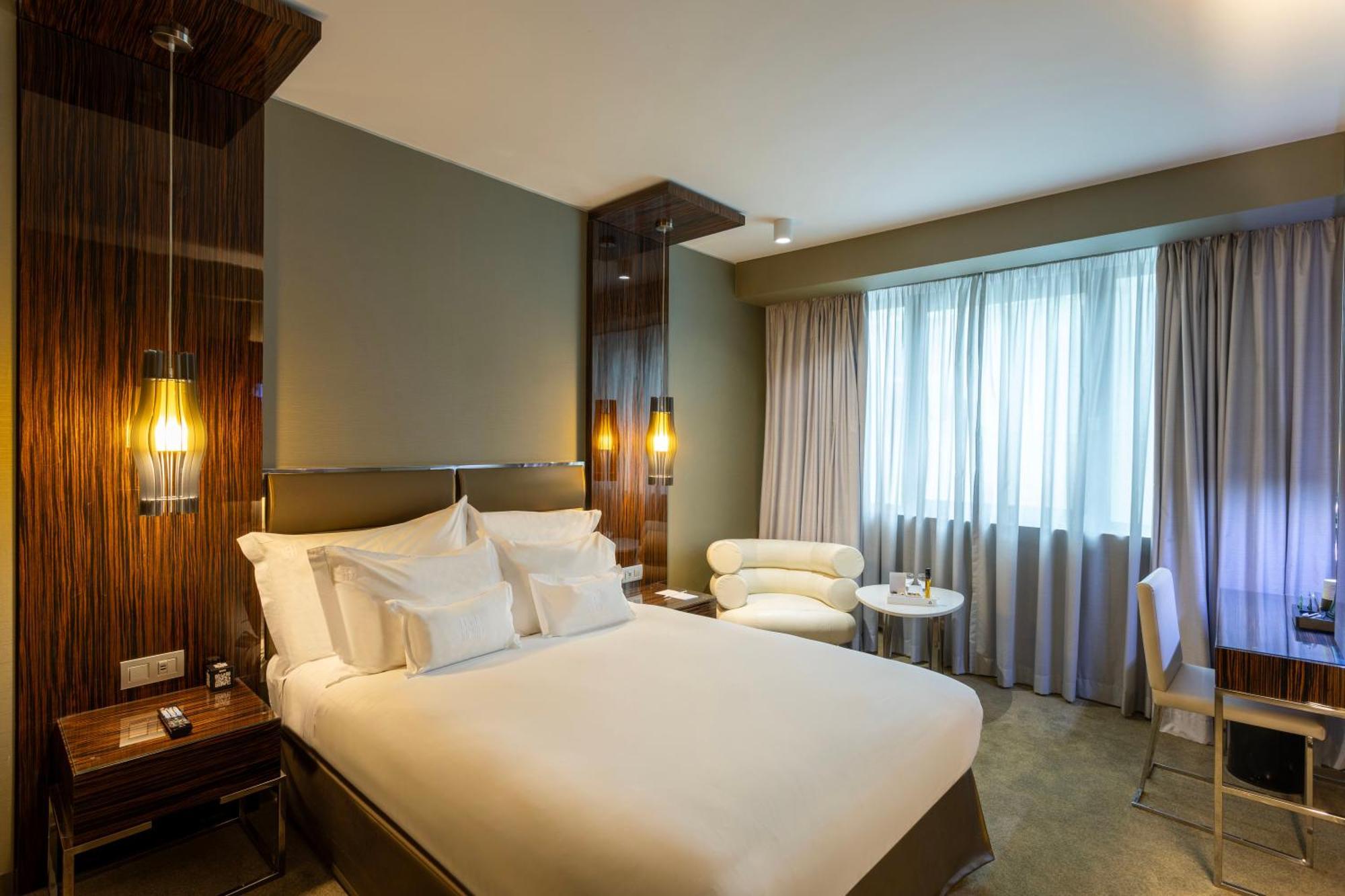 Deluxe Premier Queen Room