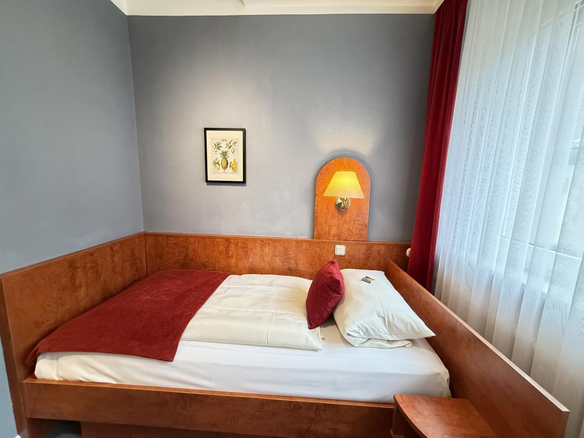 Economy Single Room
