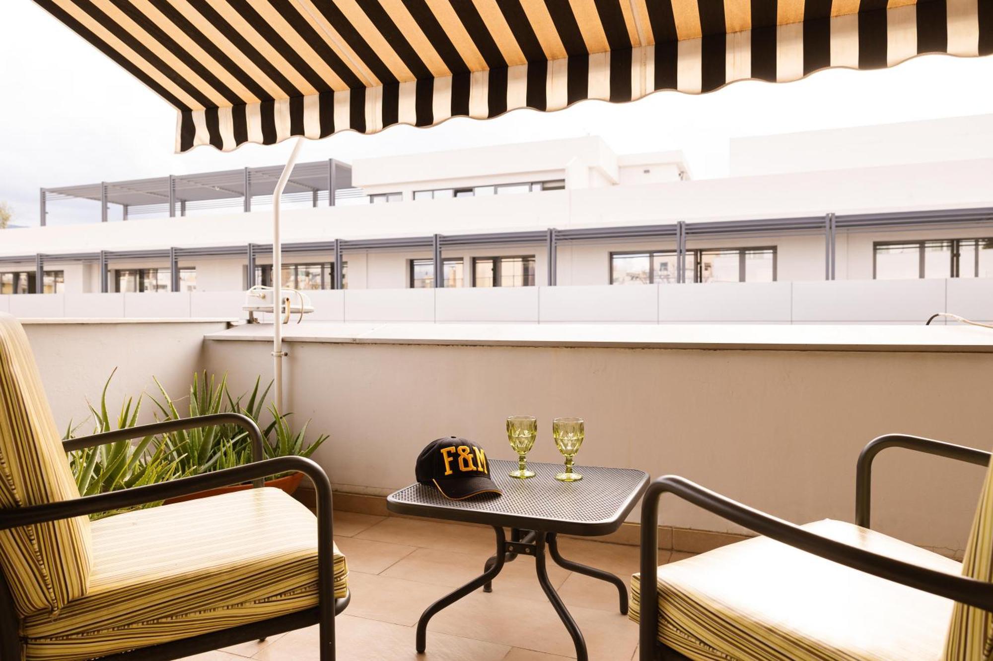 Executive King Room Balcony Non-Smoking