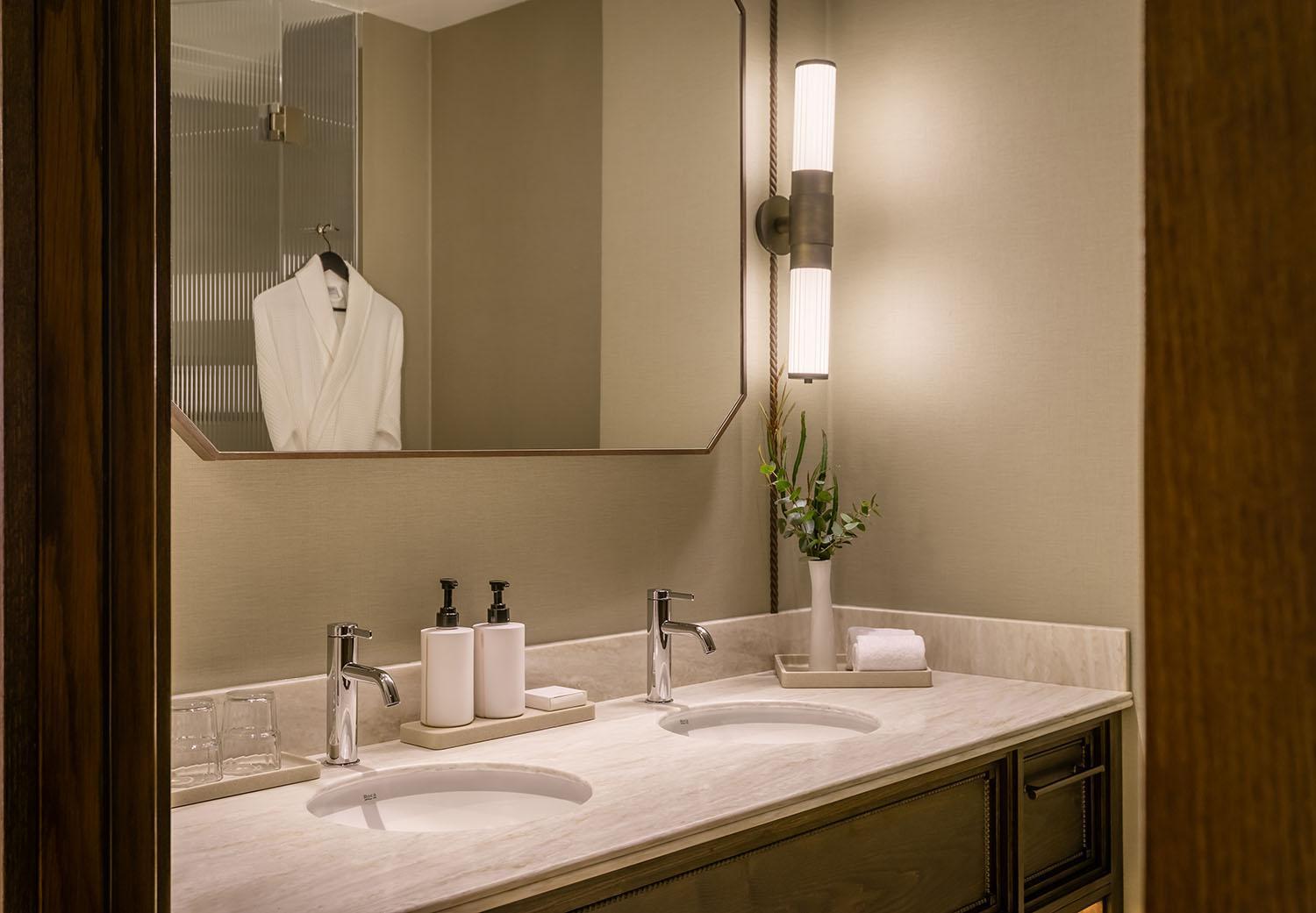 Large Double or Twin Room