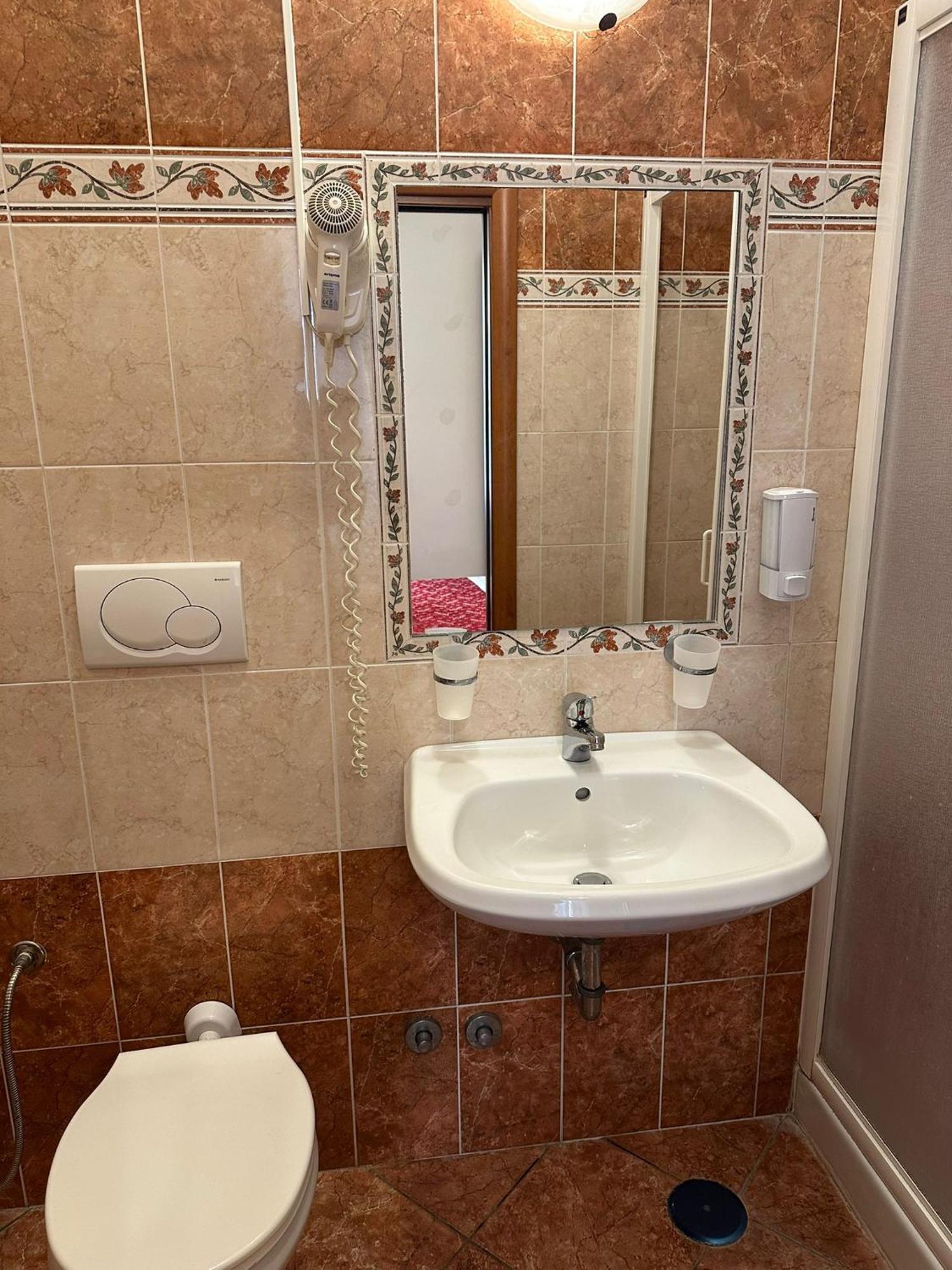 Single Room Private Bathroom