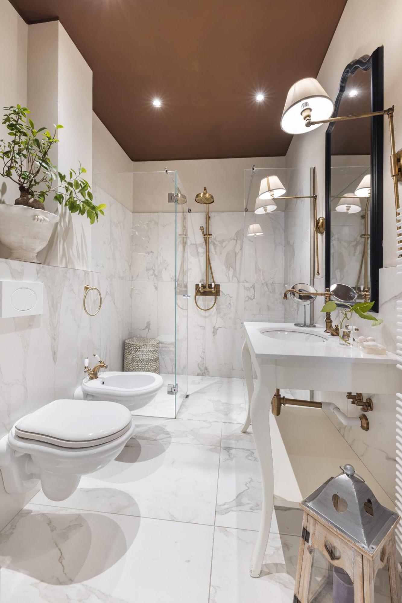 King Suite Spa Bath