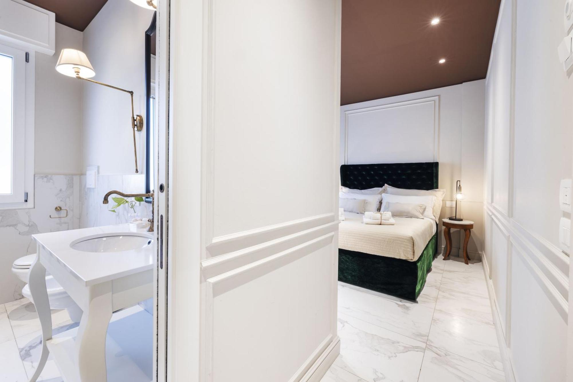 Deluxe King Suite