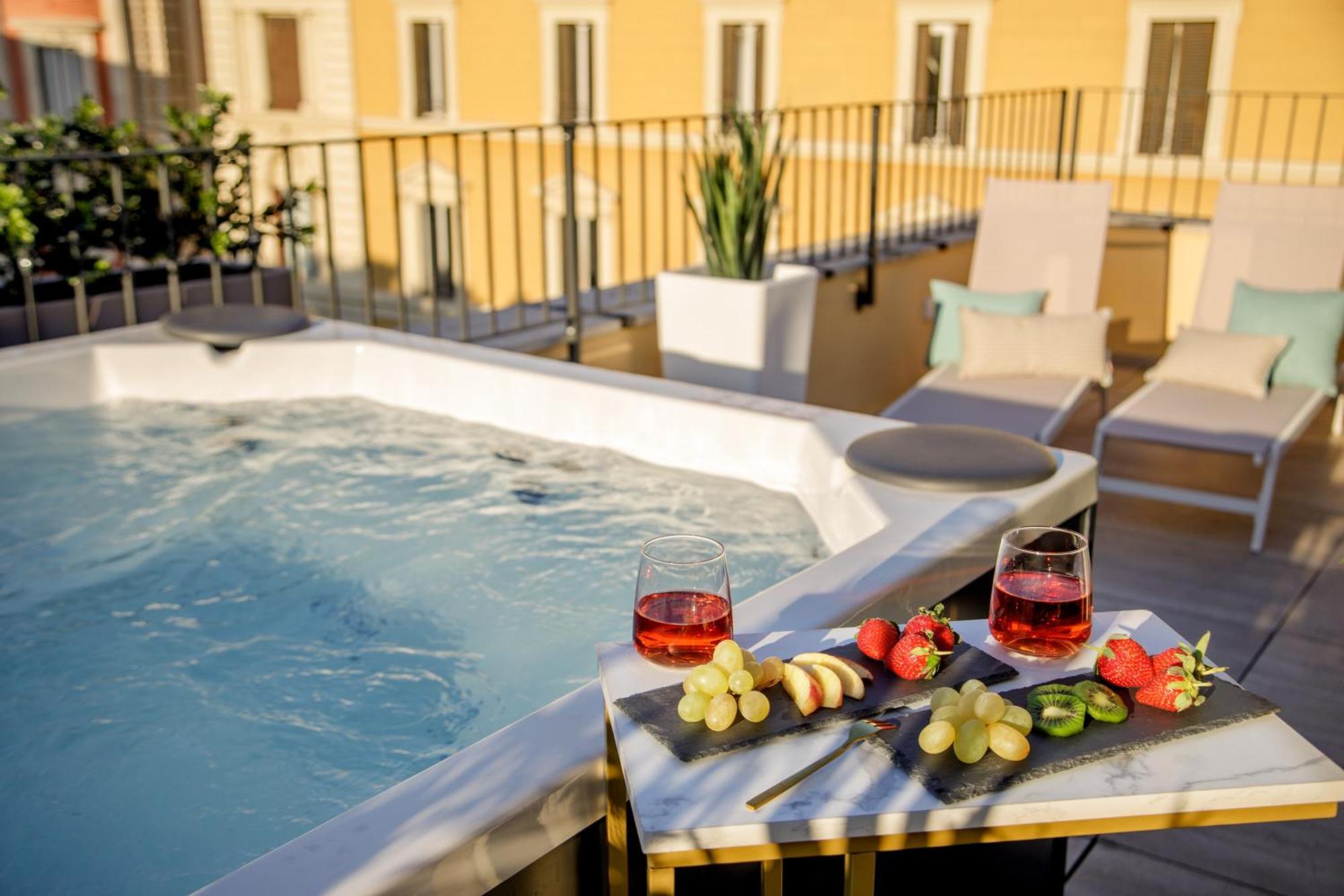 Deluxe Suite Spa Bath