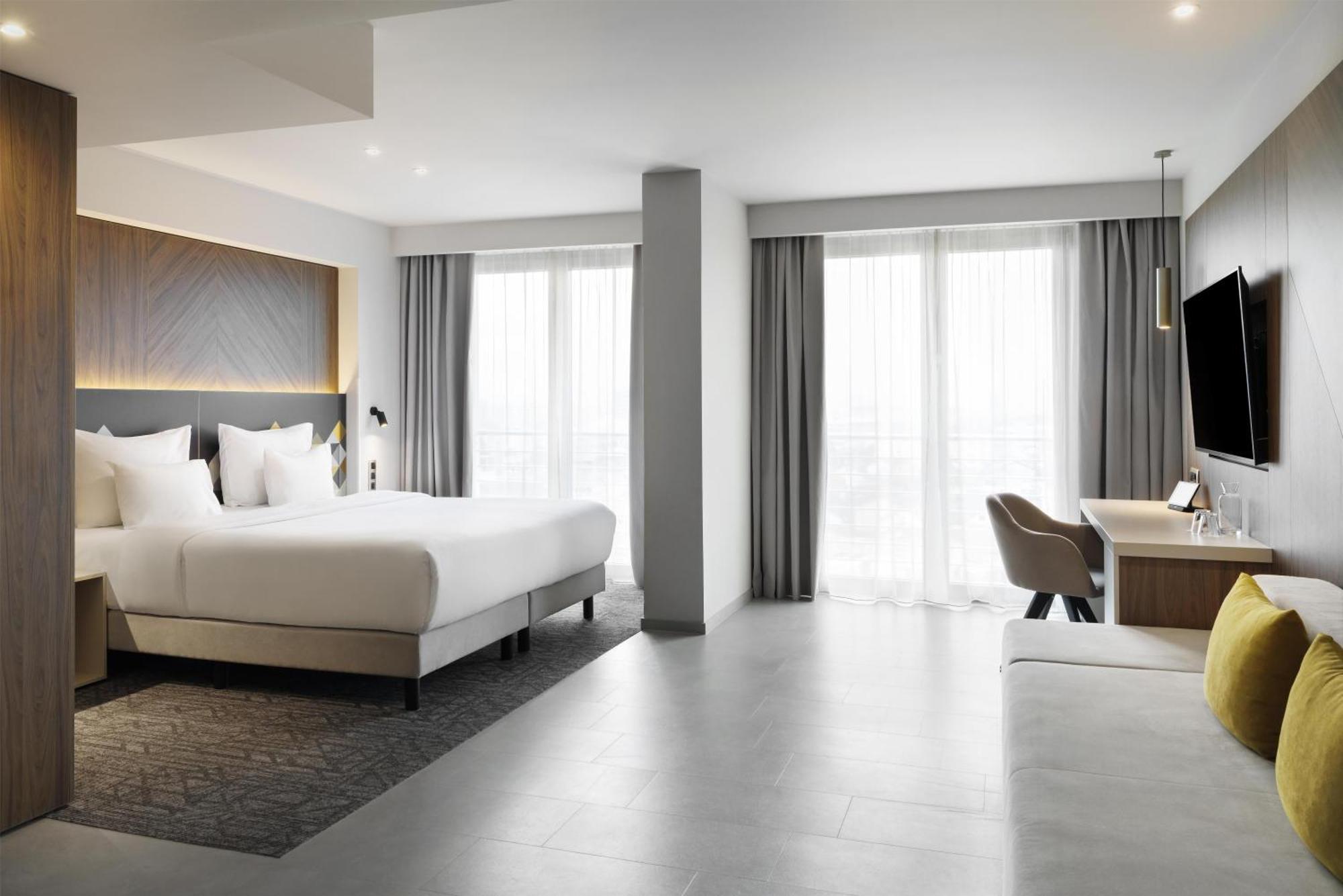 Deluxe King Room