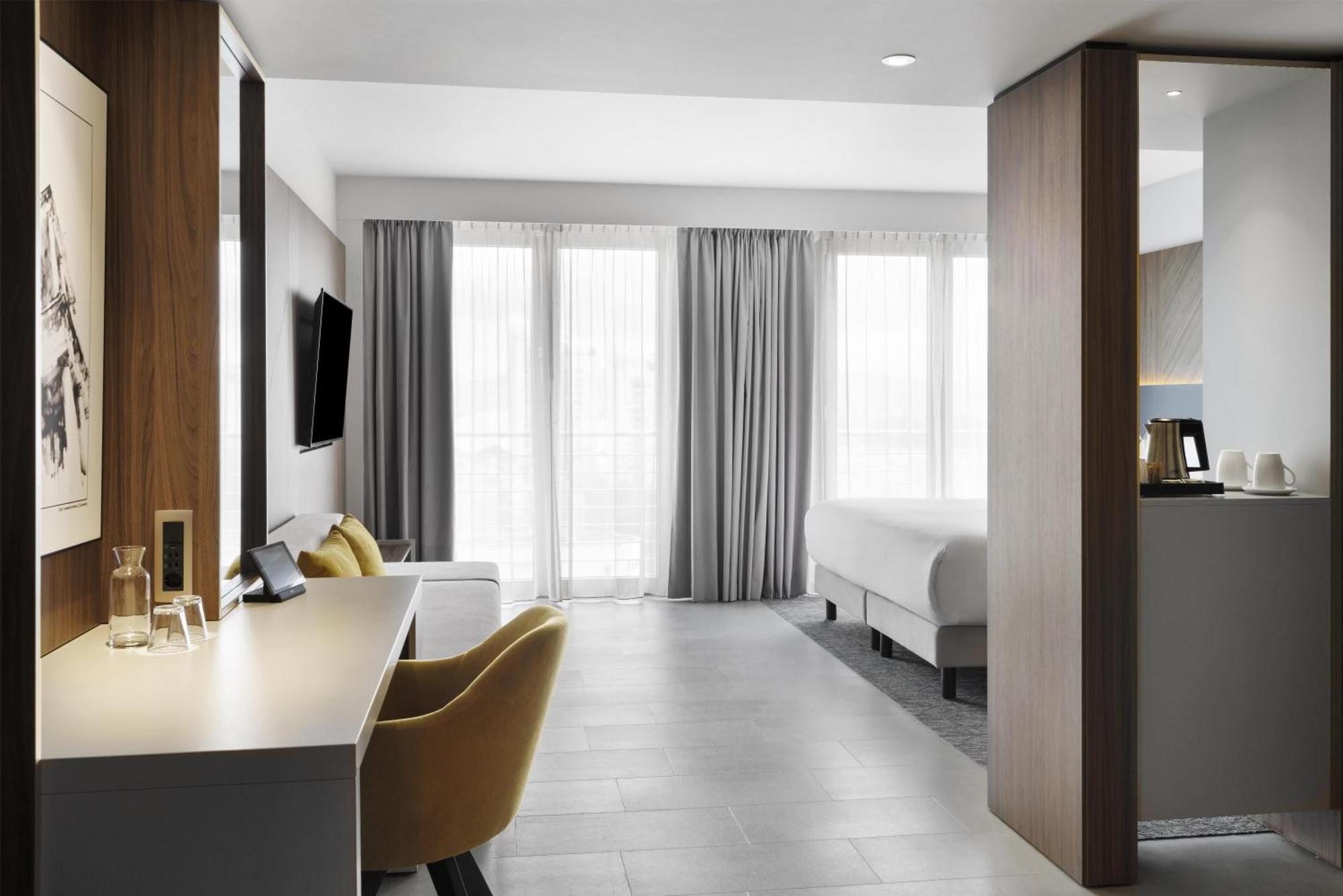 Deluxe King Room