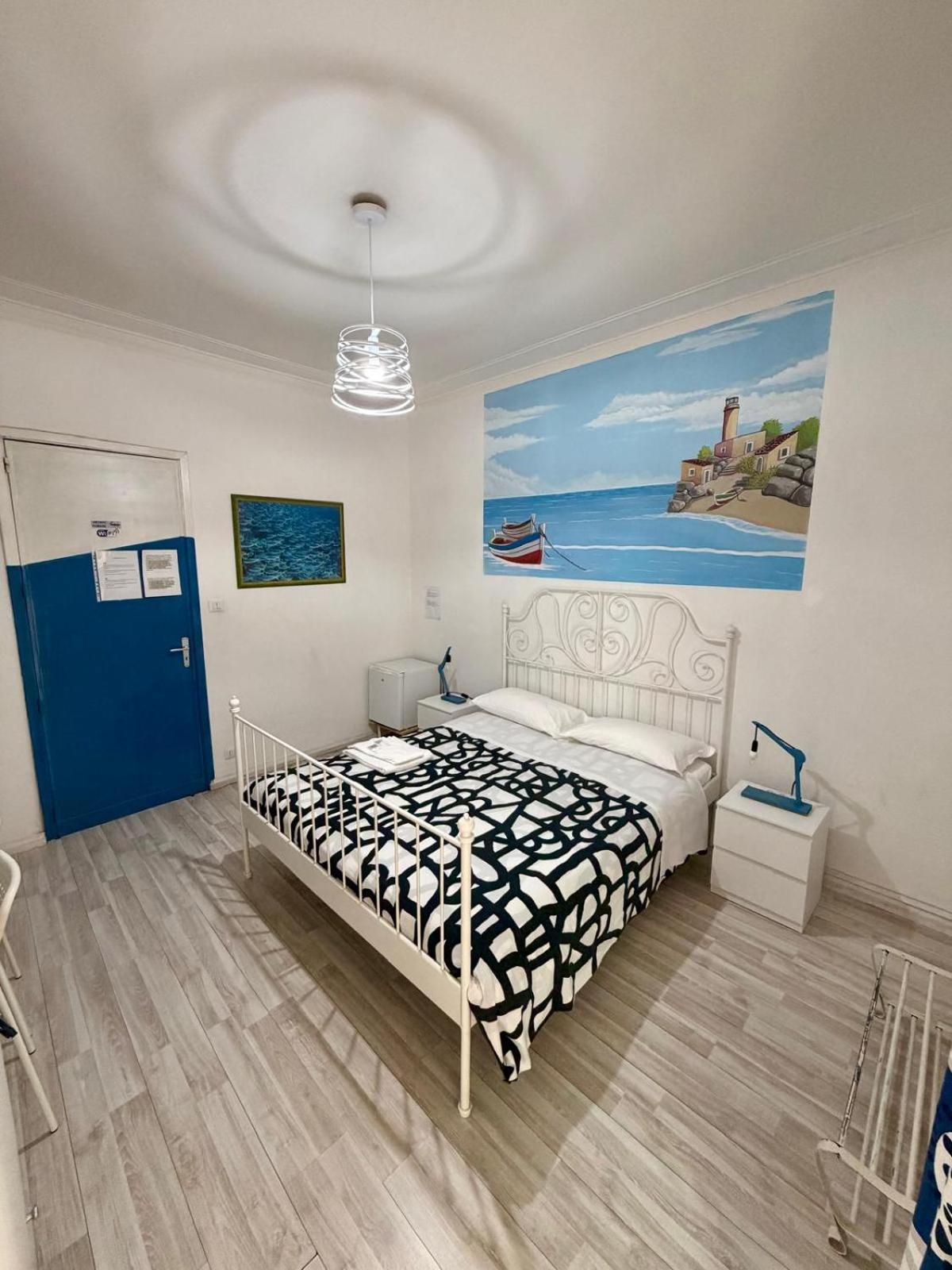Deluxe Double Room Shower