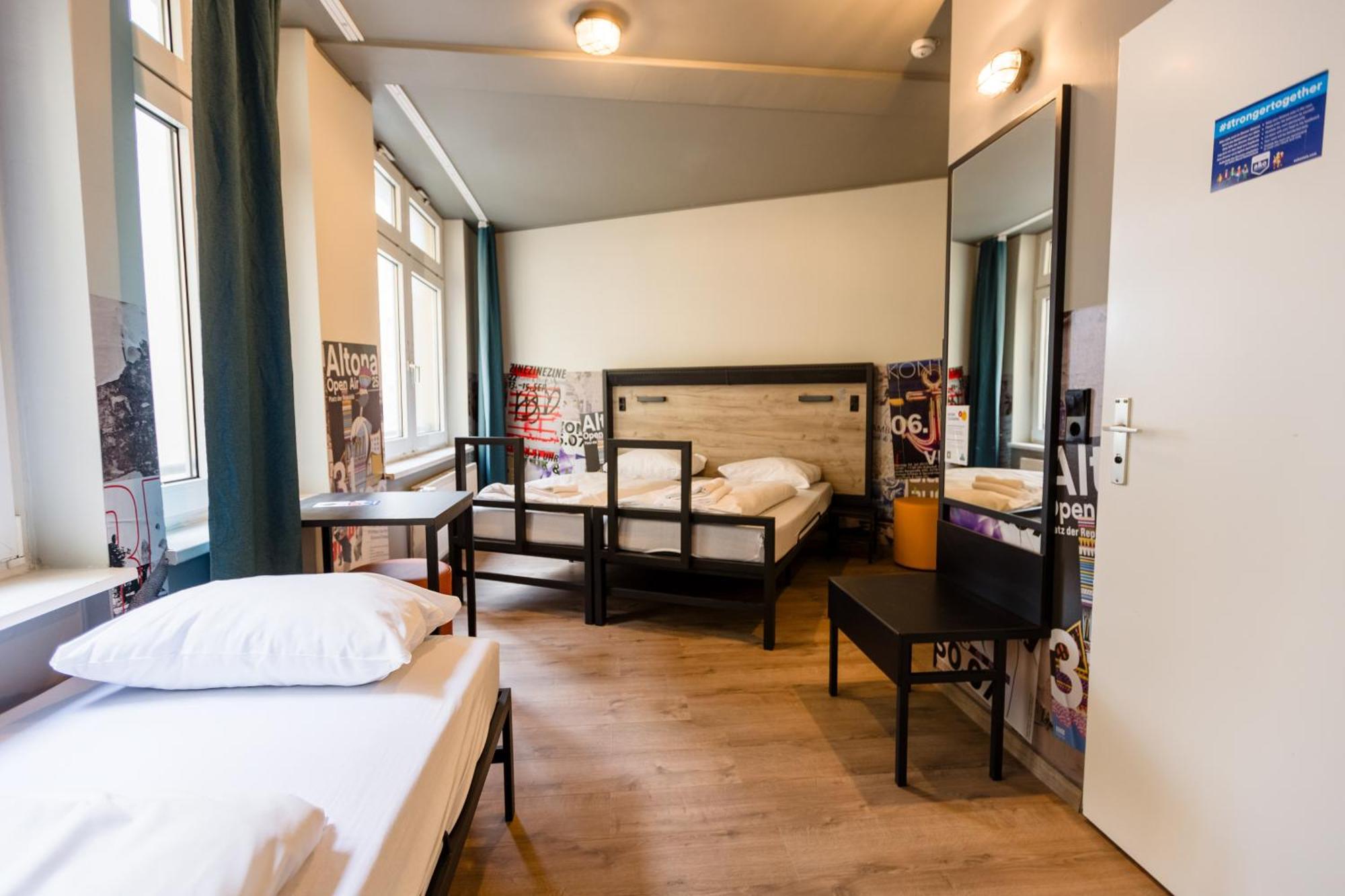 Bed 6-Bed Dormitory Room