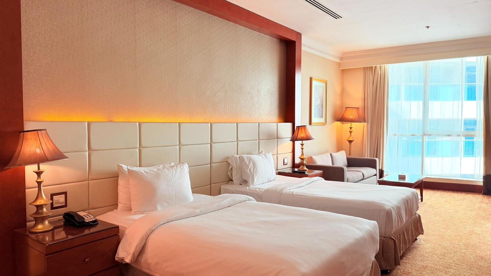 DELUXE TWIN ROOM