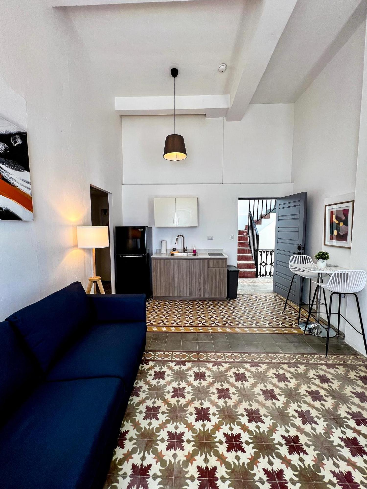 Two-Bedroom Apartment with Balcony,1759001484:JPEG