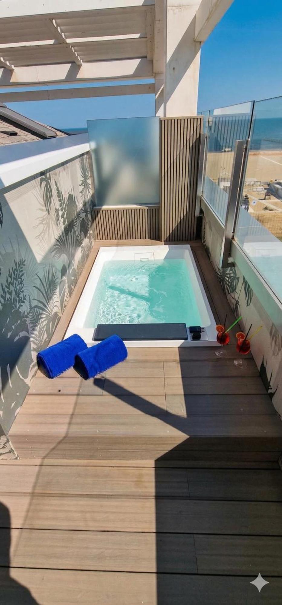 Deluxe Double or Twin Room Spa Bath