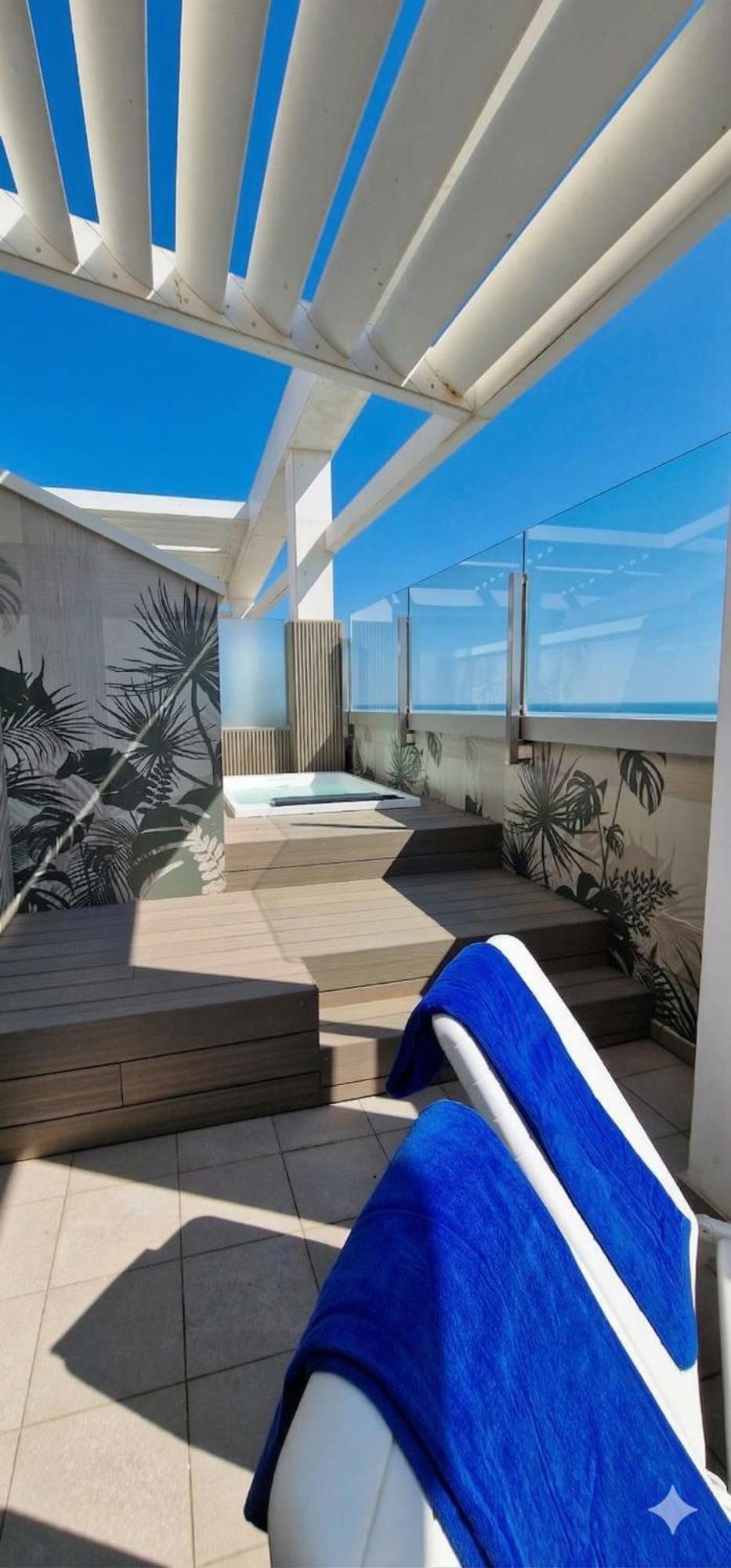 Deluxe Double or Twin Room Spa Bath
