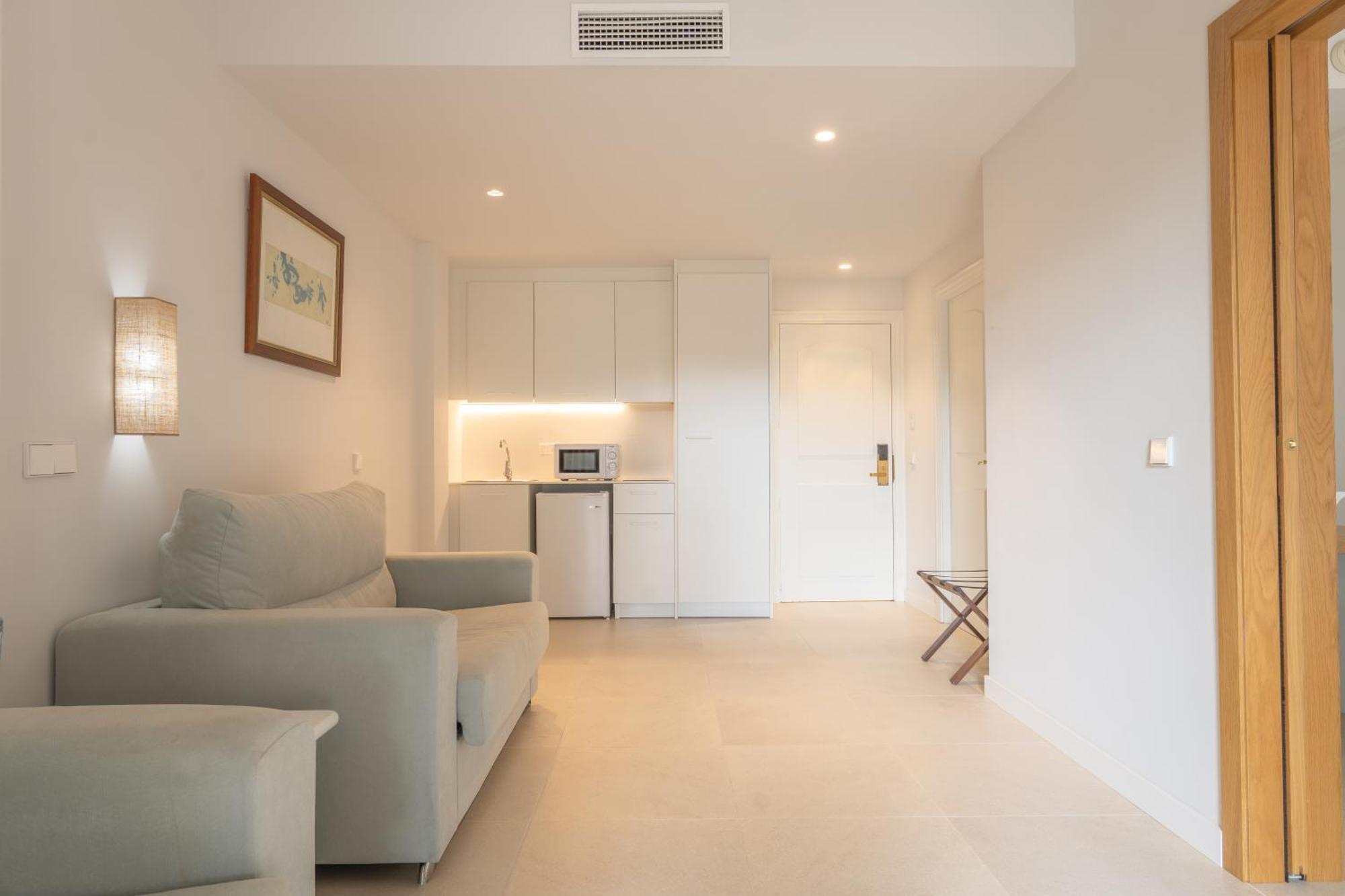 One-Bedroom Apartment Garden View