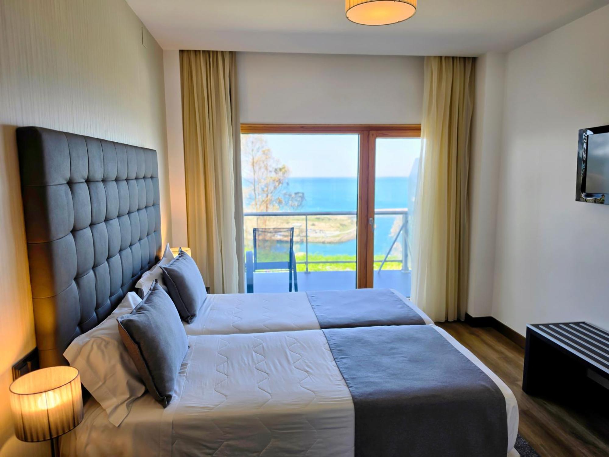 Double or Twin Room Sea View