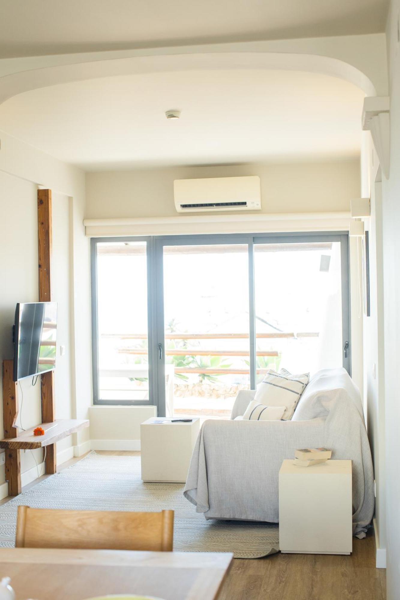 Two-Bedroom Apartment Sea View