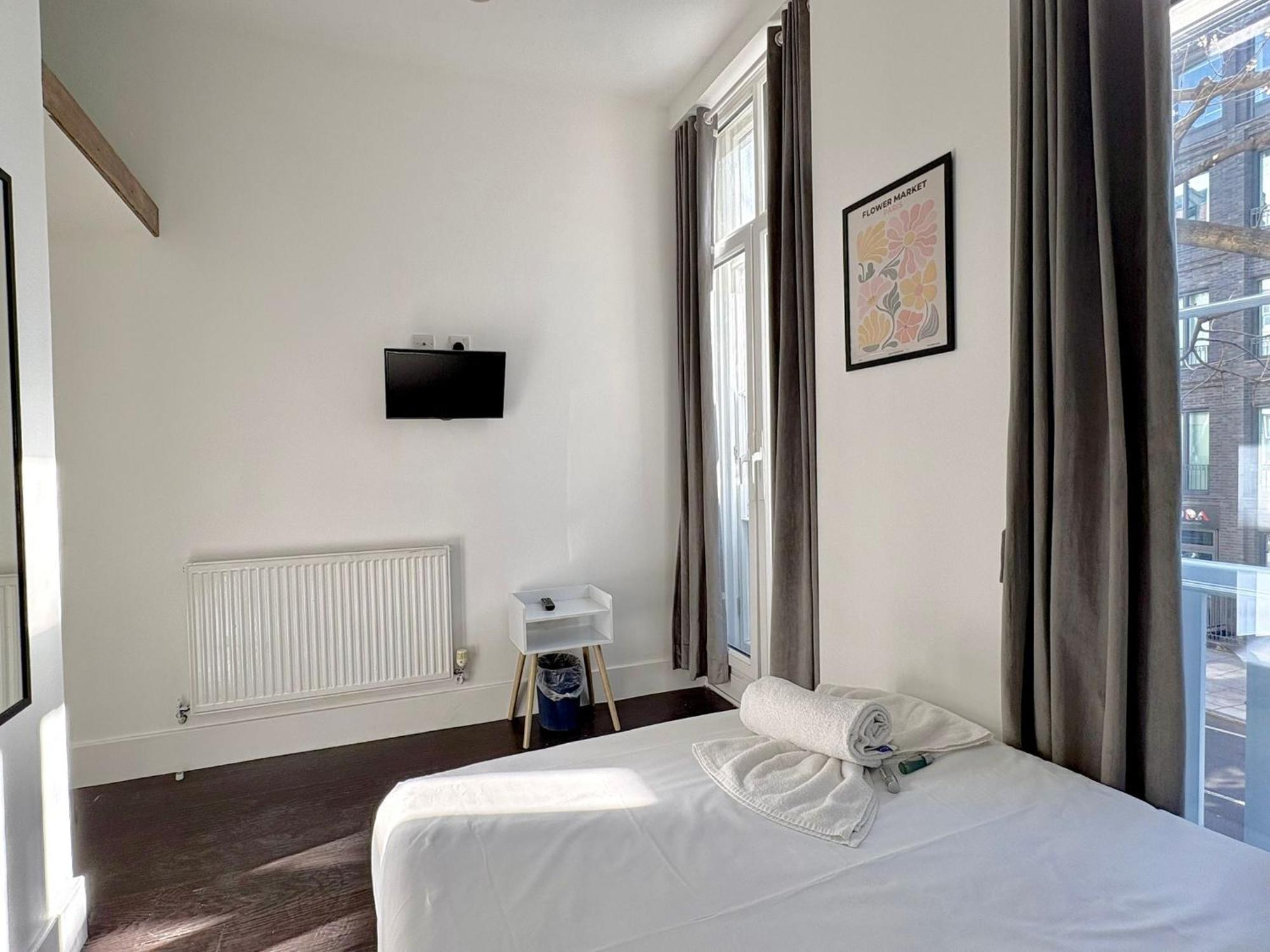 Double Room Private Bathroom