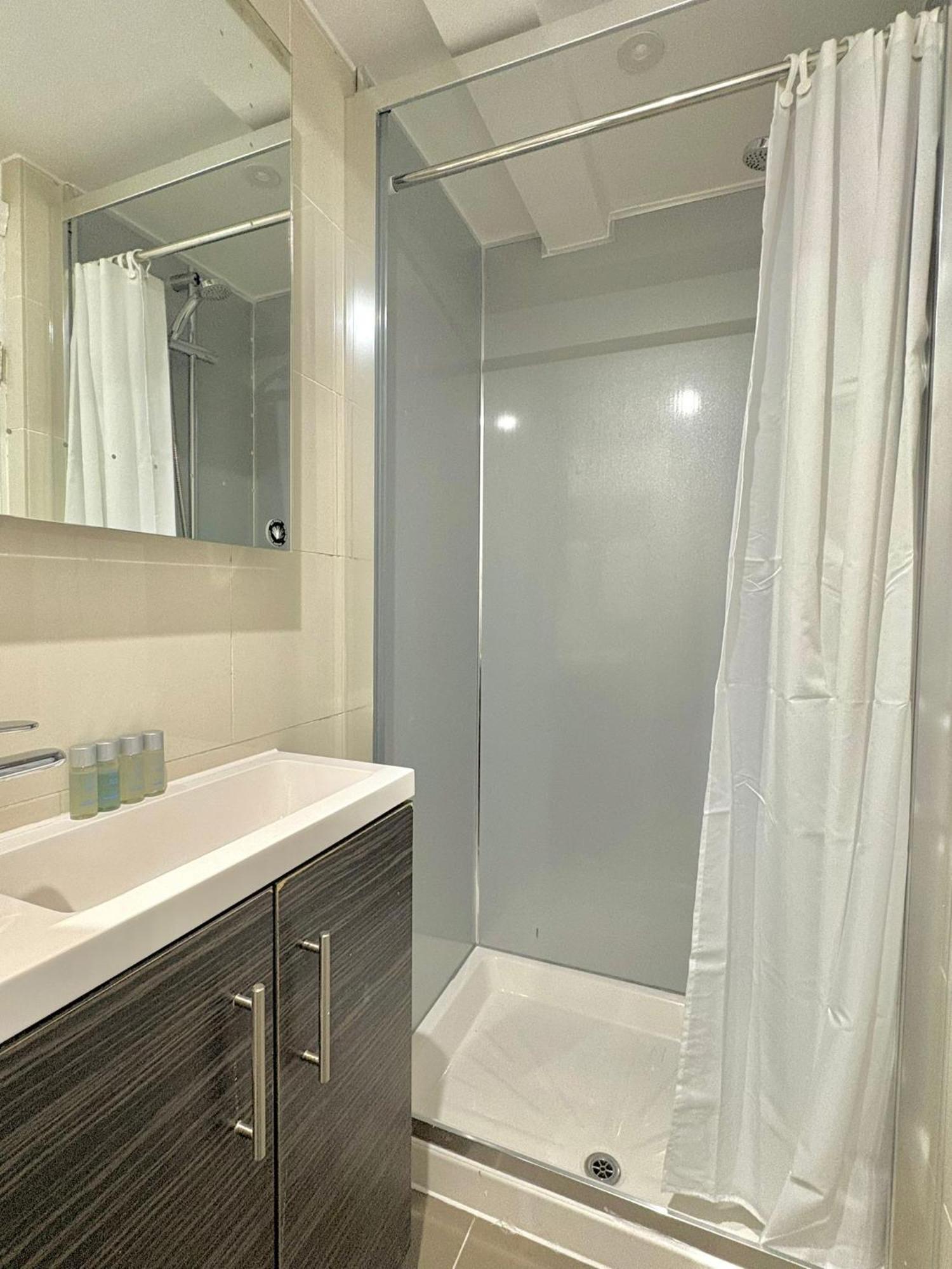 Double Room Private Bathroom