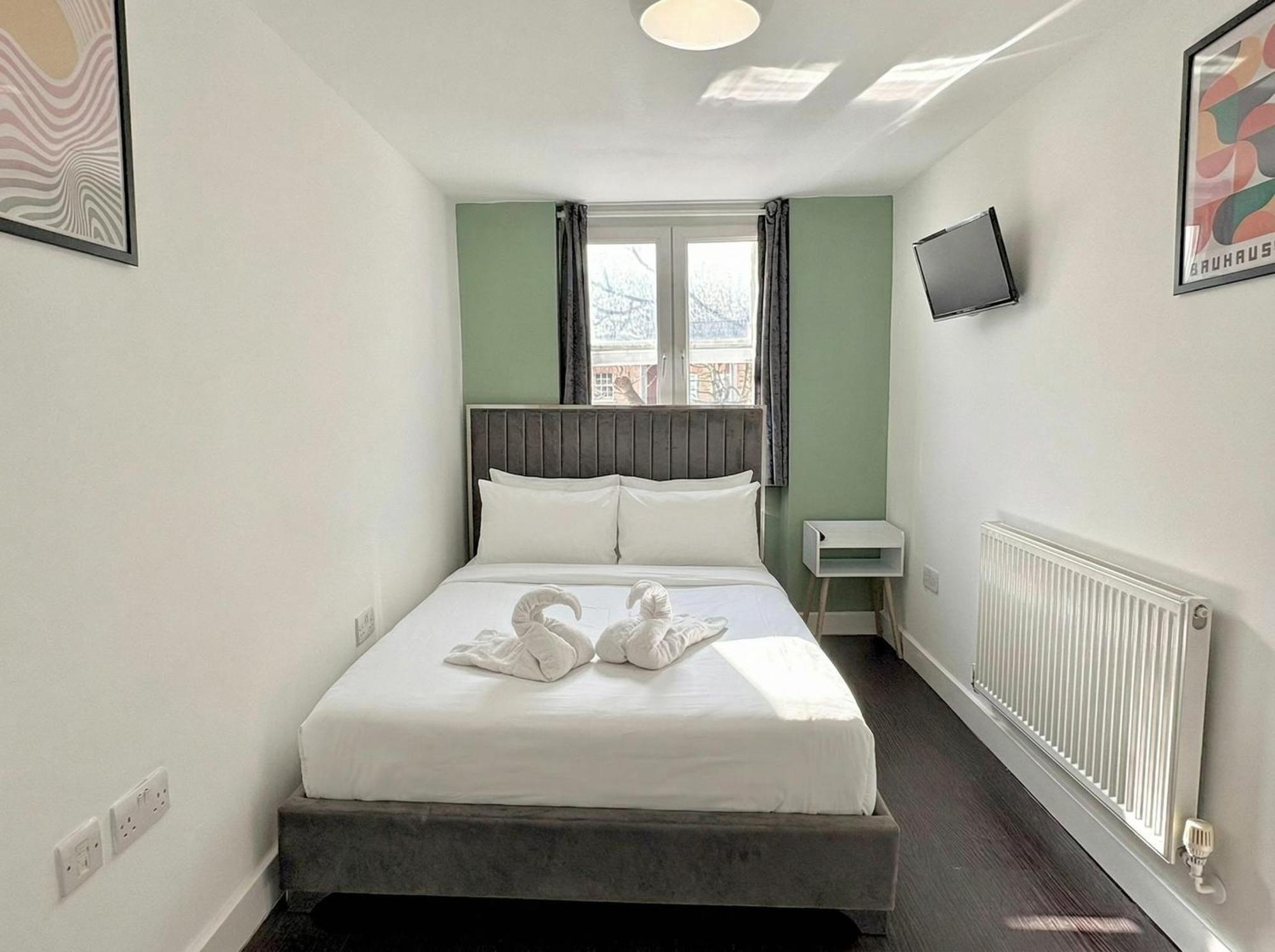 Double Room Private Bathroom